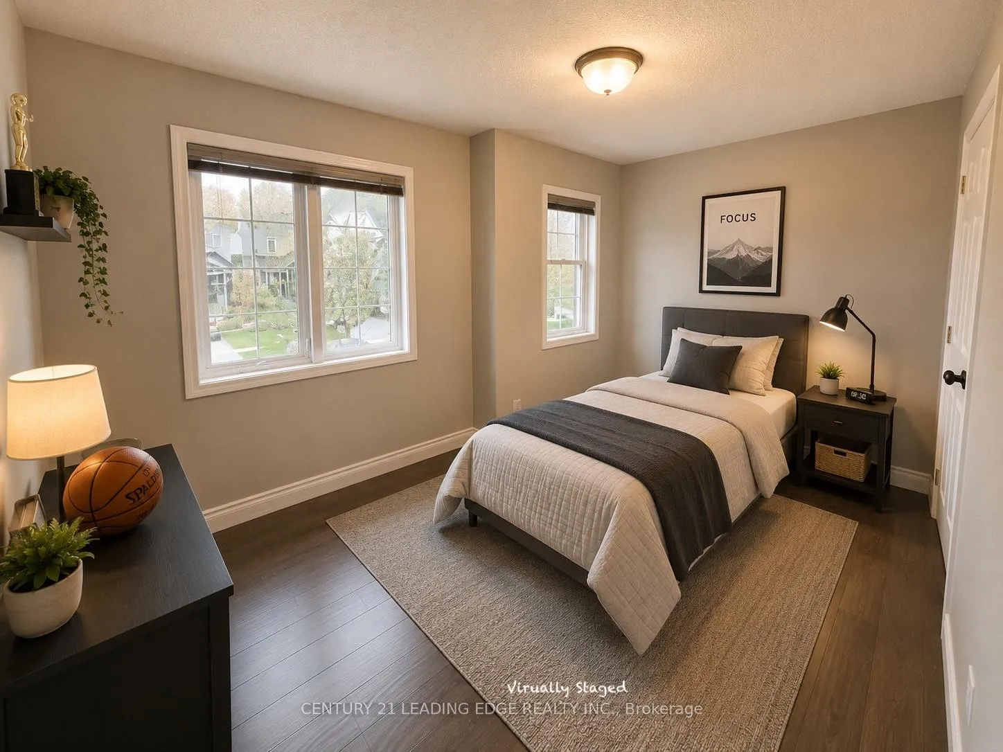 Photo 11 of 10 Crough Street, Clarington, Bowmanville — HOMEH