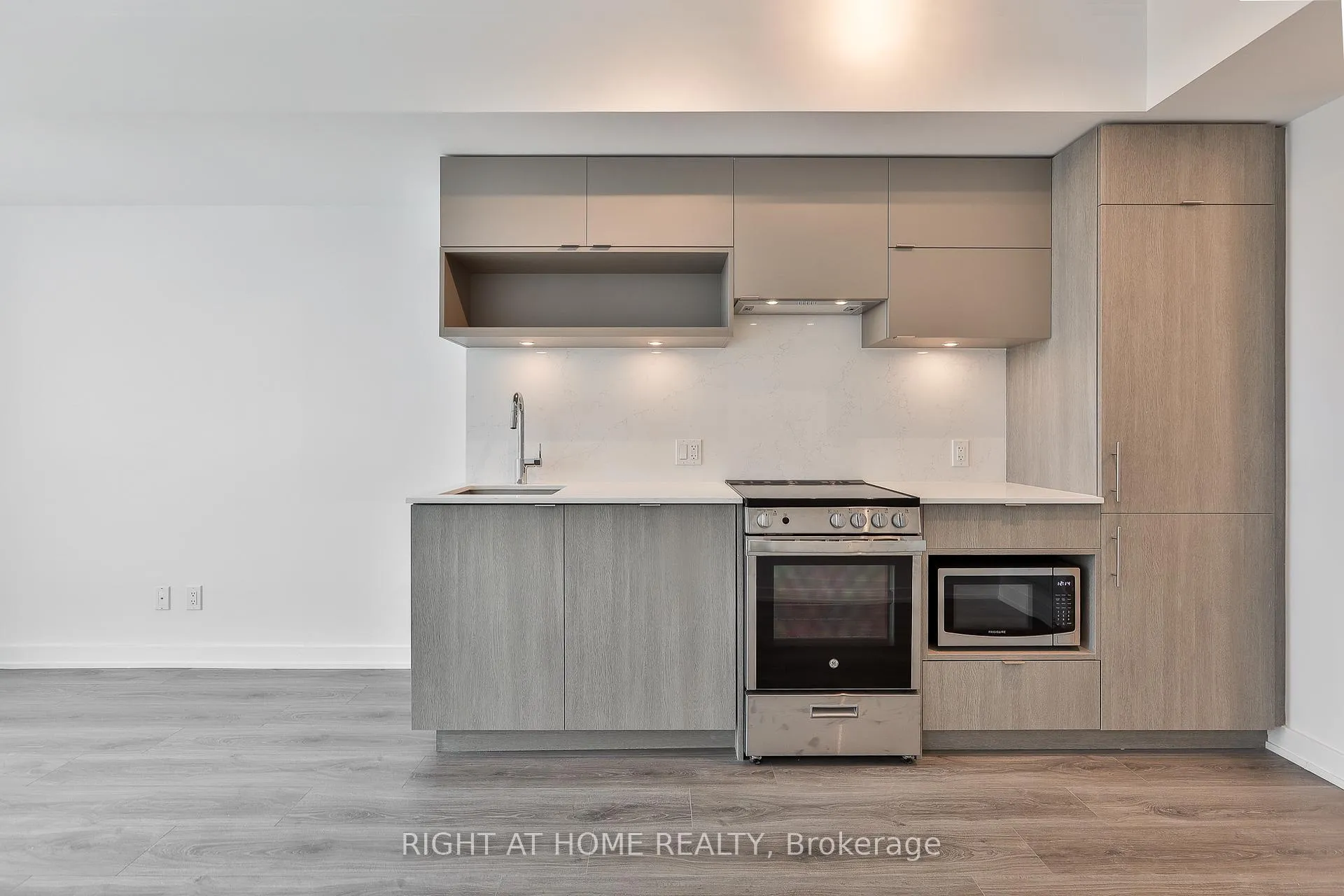Photo 4 of Unit 2805, 100 Queen Street E, Toronto, Church-Yonge Corridor — HOMEH