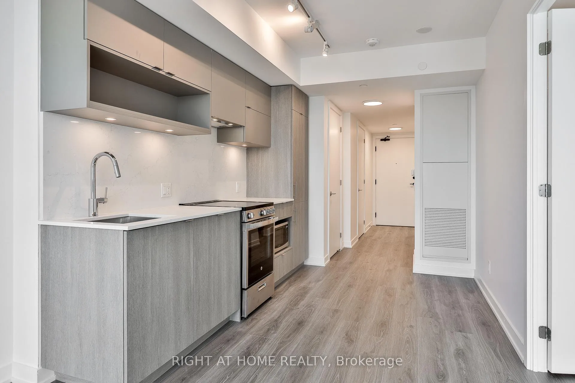 Photo 5 of Unit 2805, 100 Queen Street E, Toronto, Church-Yonge Corridor — HOMEH
