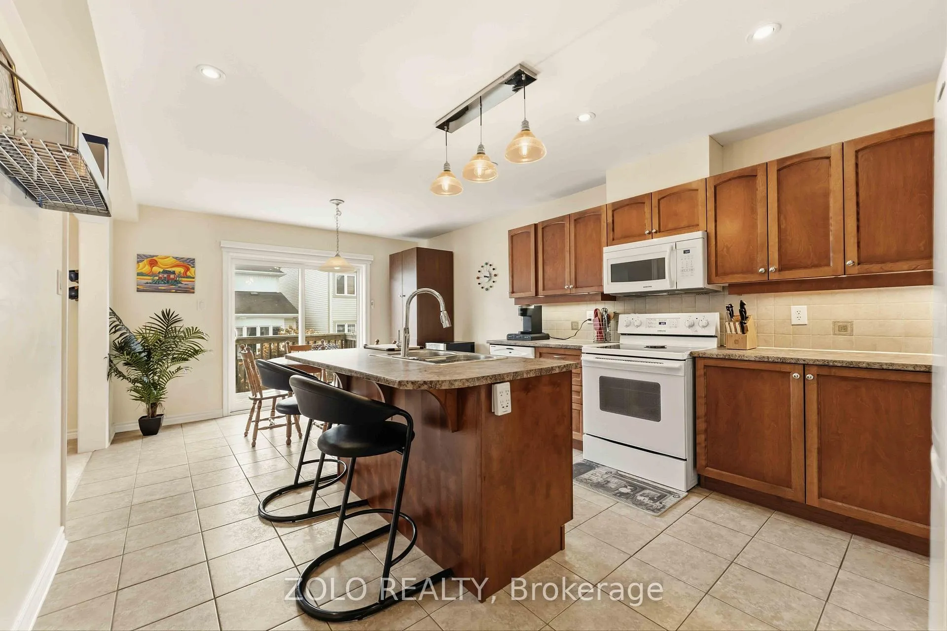 Photo 4 of 3566 Cambrian Road, Ottawa, Barrhaven - Half Moon Bay — HOMEH