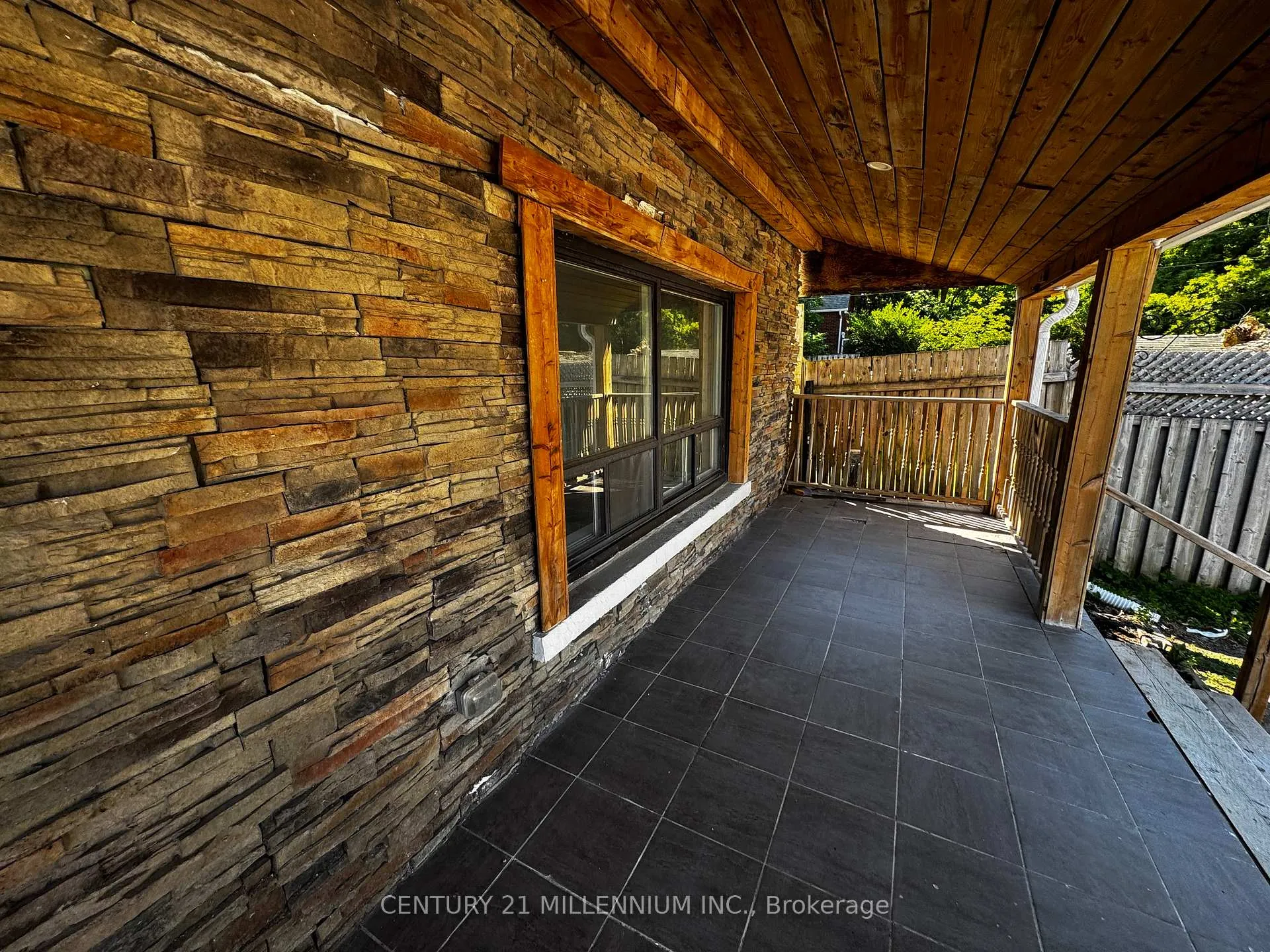 Photo 3 of Unit D, 99 Mill Street, Orangeville — HOMEH