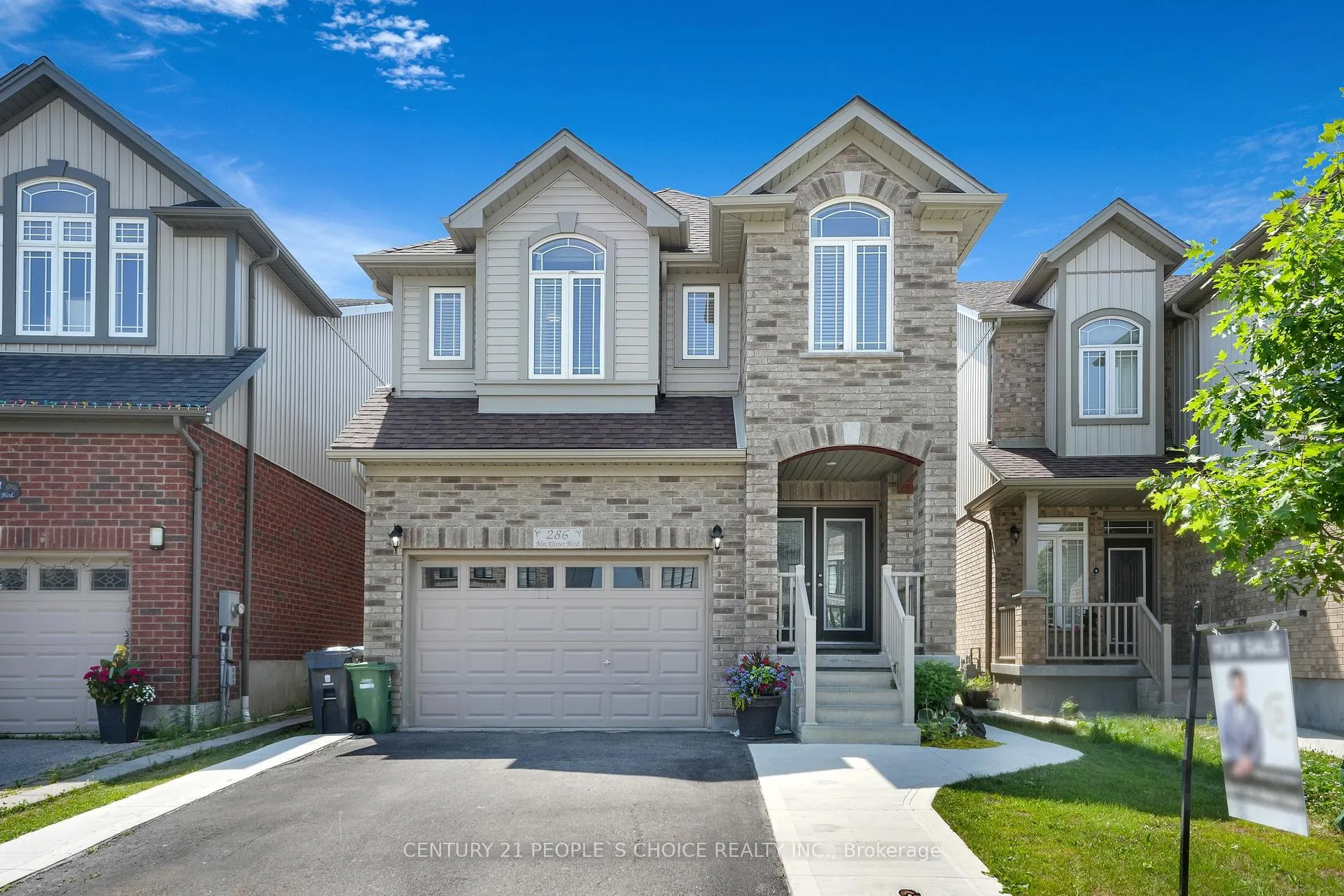 Photo 2 of 286 Macalister Boulevard, Guelph, Kortright East — HOMEH