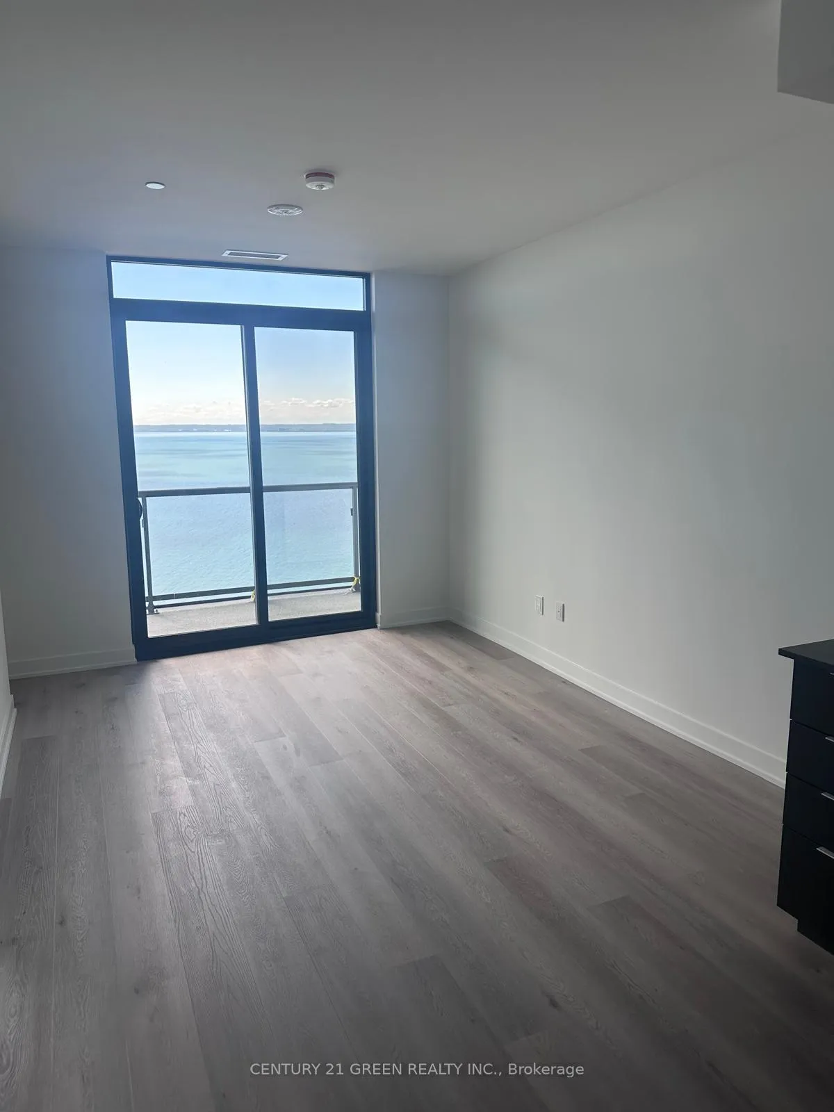 Photo 2 of Unit 1305, 2075 Lakeshore Road, Burlington, Brant — HOMEH