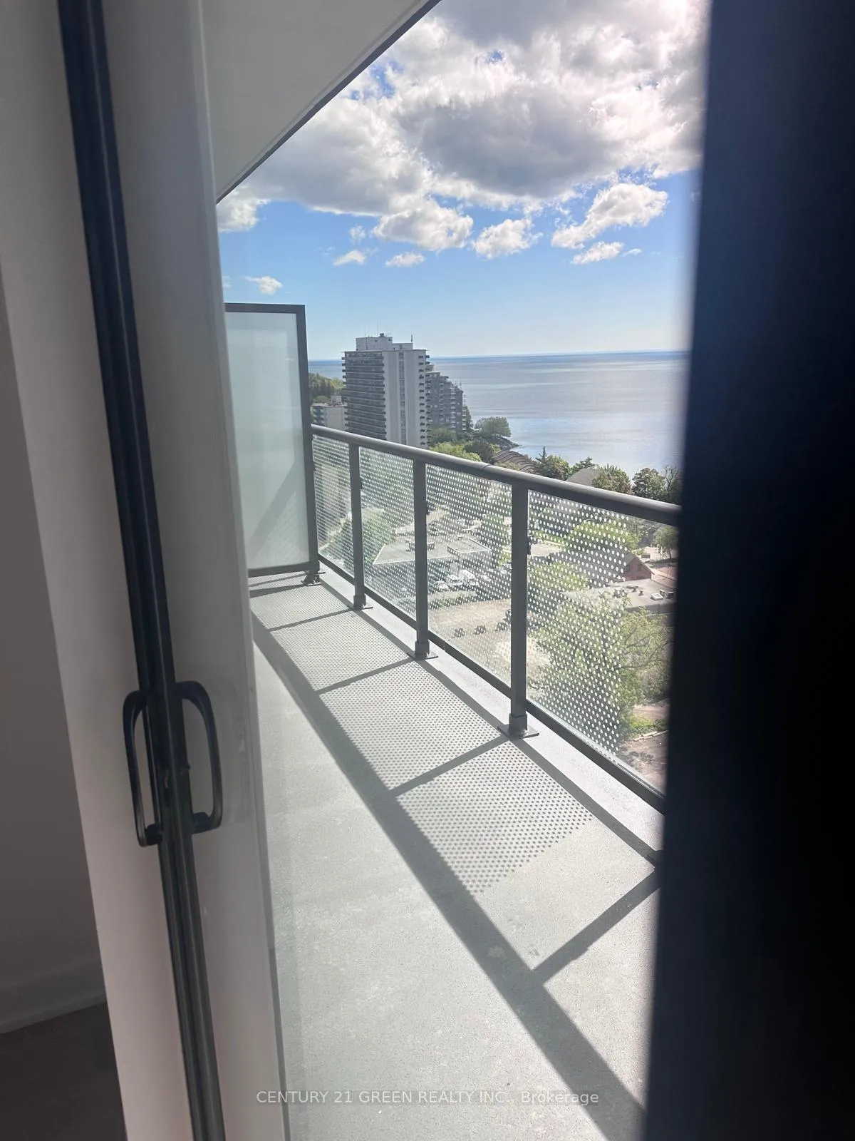 Photo 6 of Unit 1305, 2075 Lakeshore Road, Burlington, Brant — HOMEH