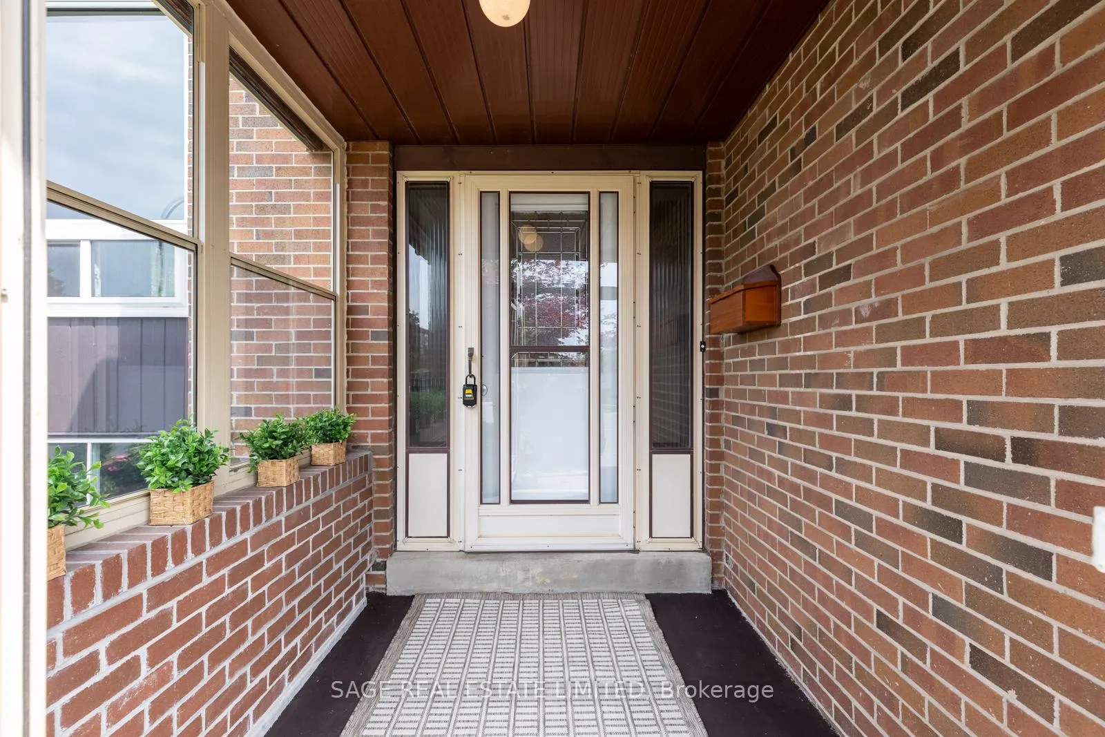 Photo 3 of 34 Carter Crescent, Whitby, Lynde Creek — HOMEH