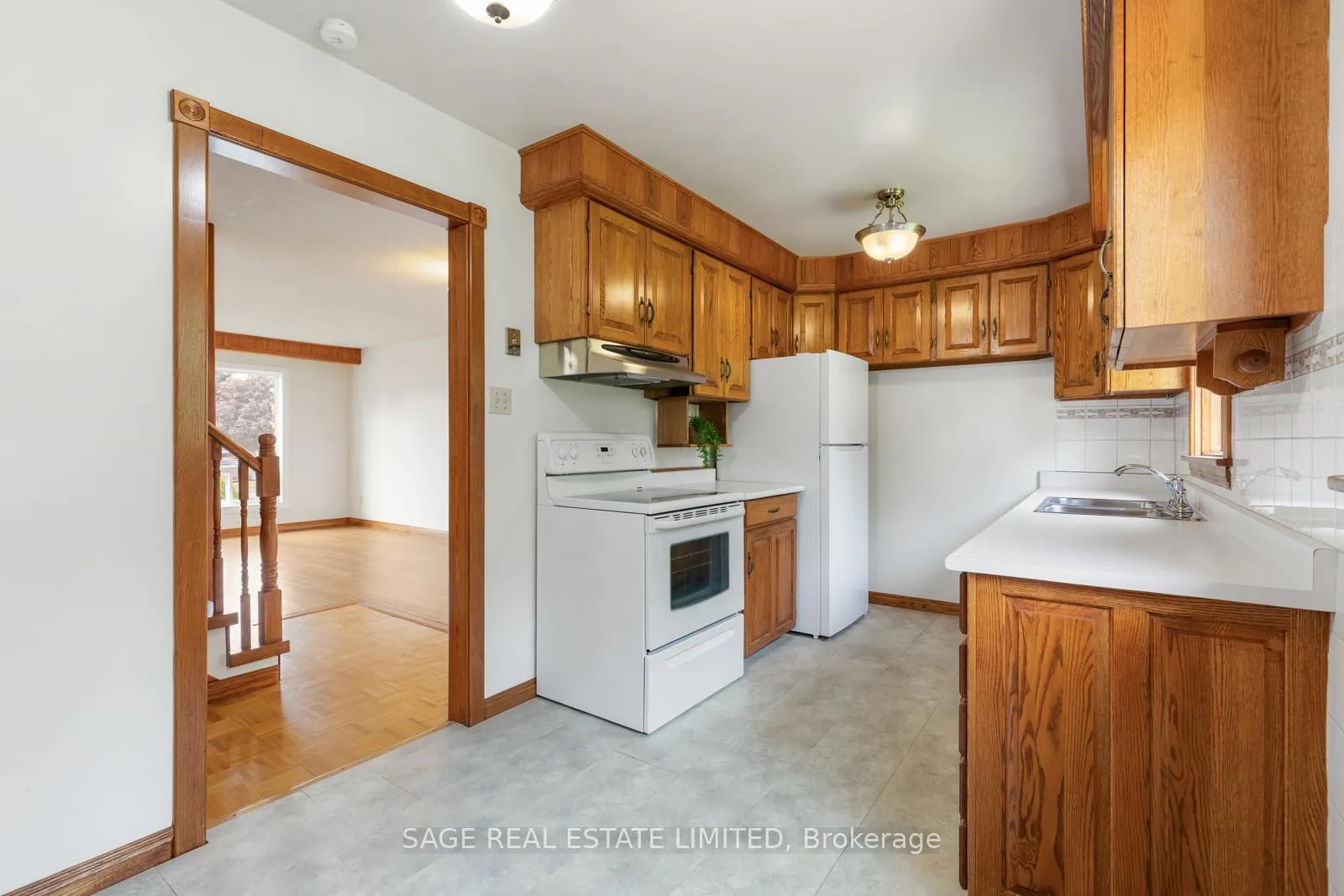Photo 14 of 34 Carter Crescent, Whitby, Lynde Creek — HOMEH