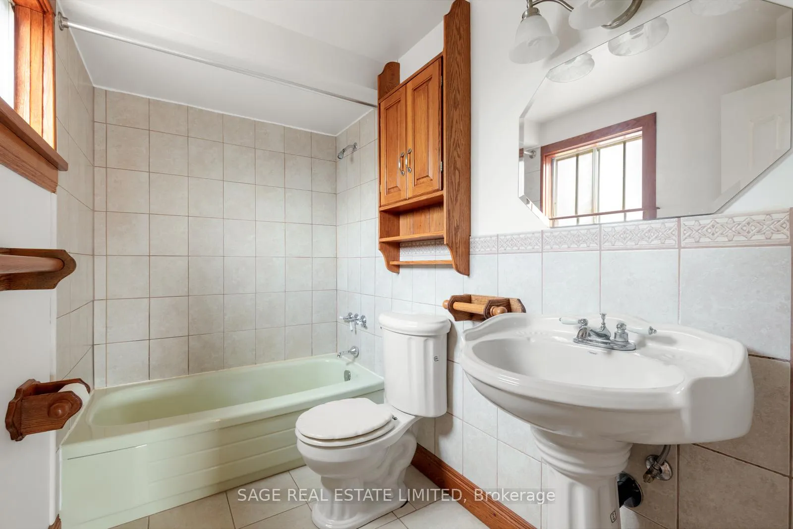 Photo 26 of 34 Carter Crescent, Whitby, Lynde Creek — HOMEH