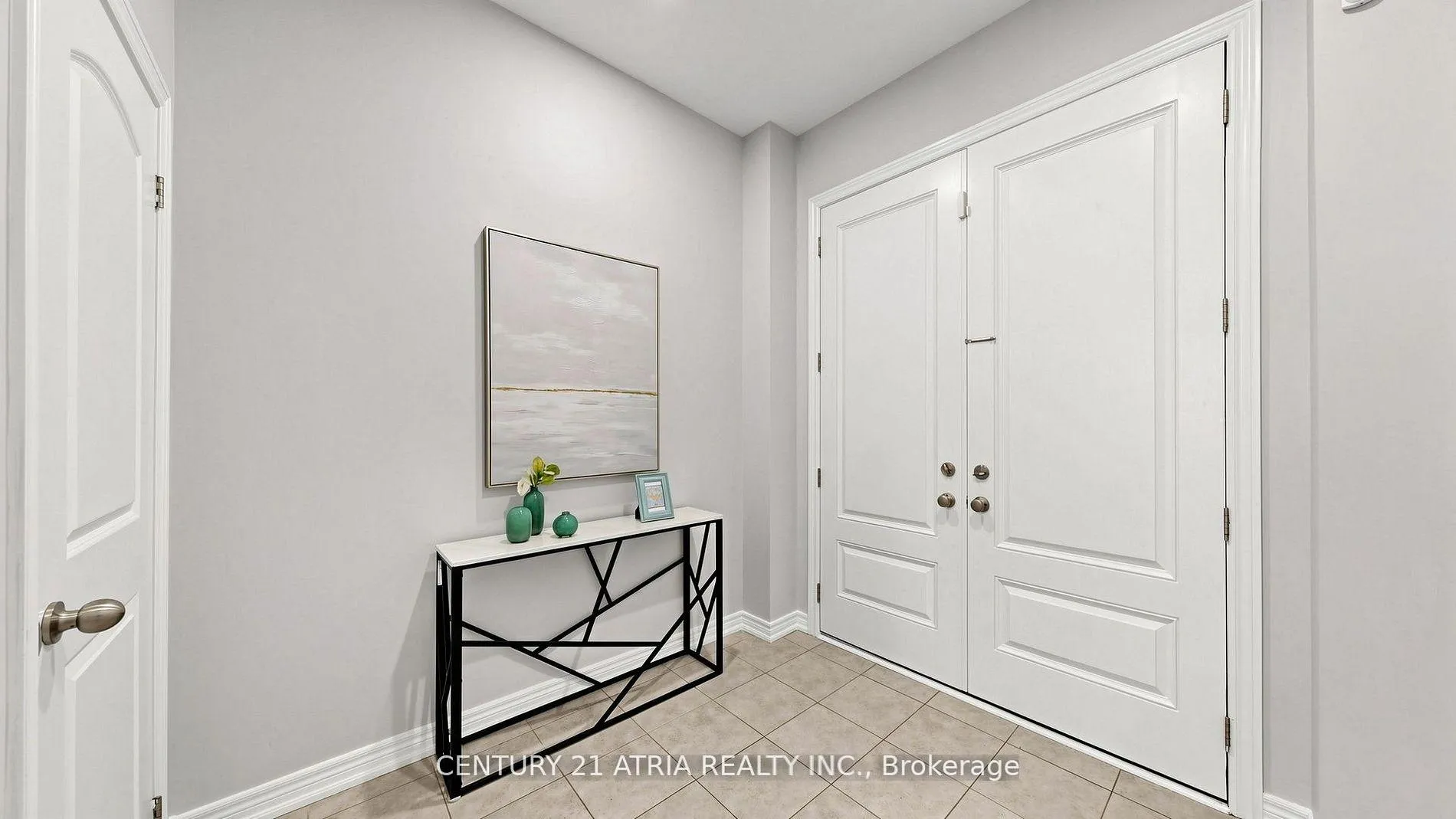 Photo 14 of 37 Capreol Avenue, Aurora, Rural Aurora — HOMEH