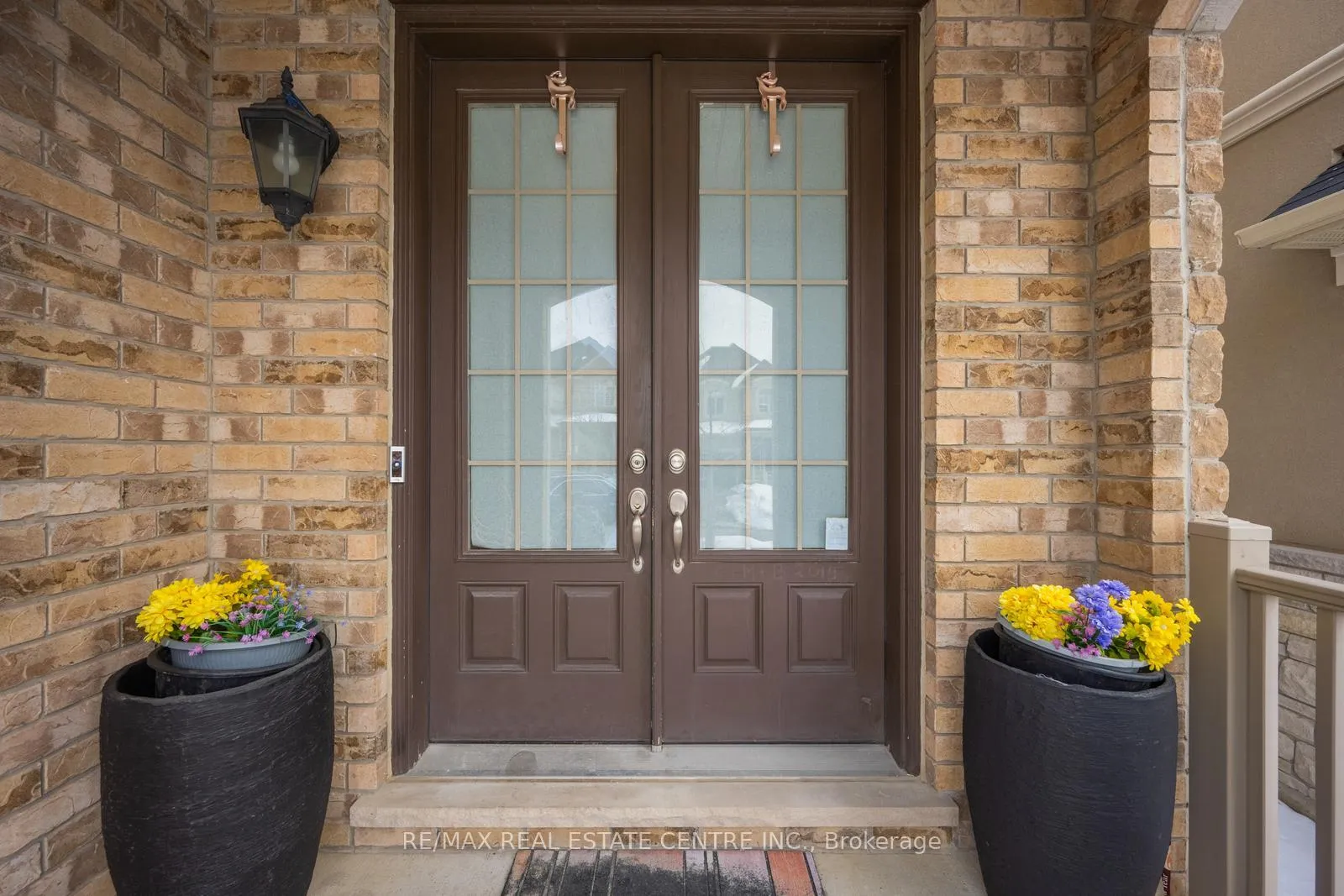Photo 3 of 19 Mediterranean Crescent, Brampton, Bram West — HOMEH