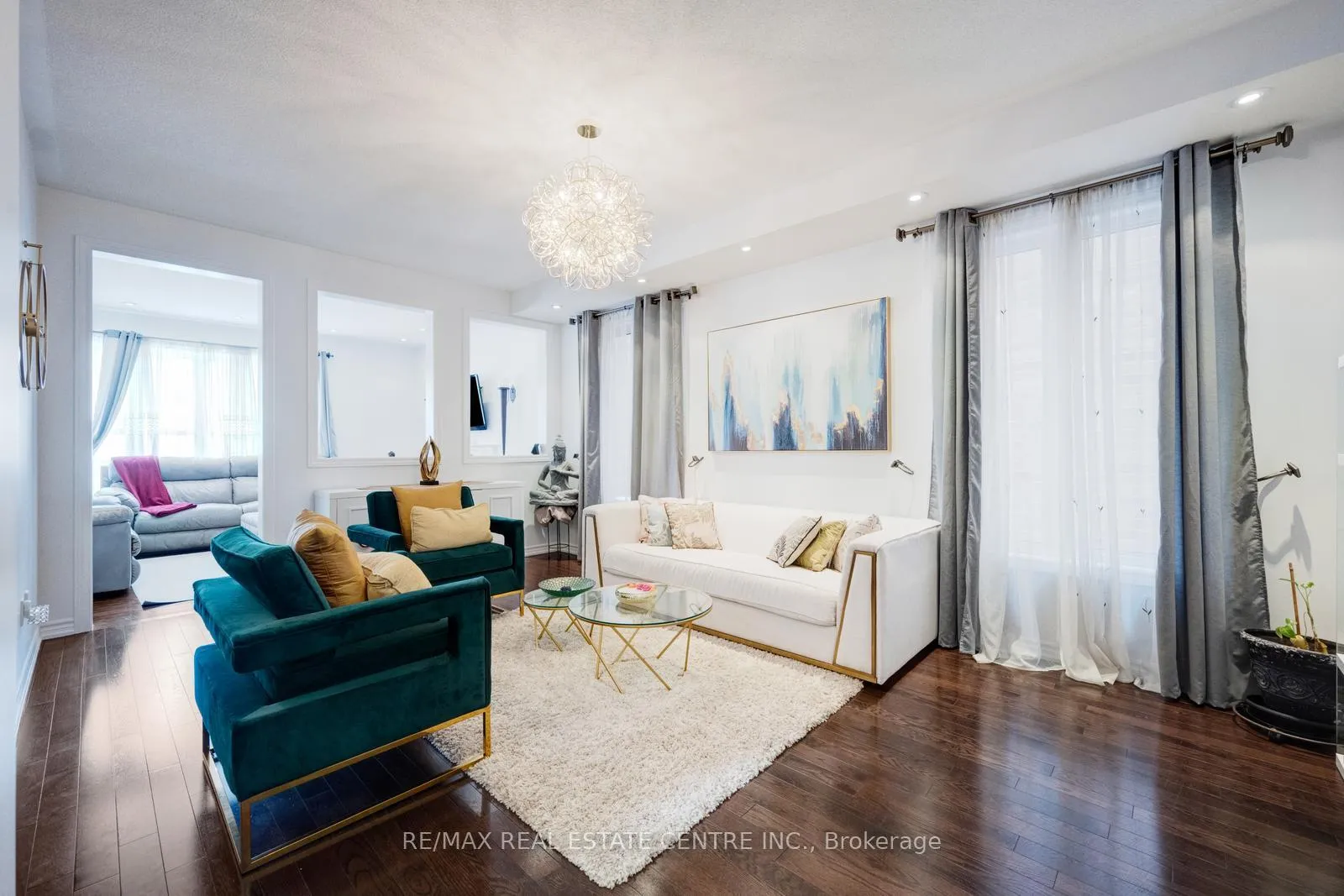 Photo 9 of 19 Mediterranean Crescent, Brampton, Bram West — HOMEH