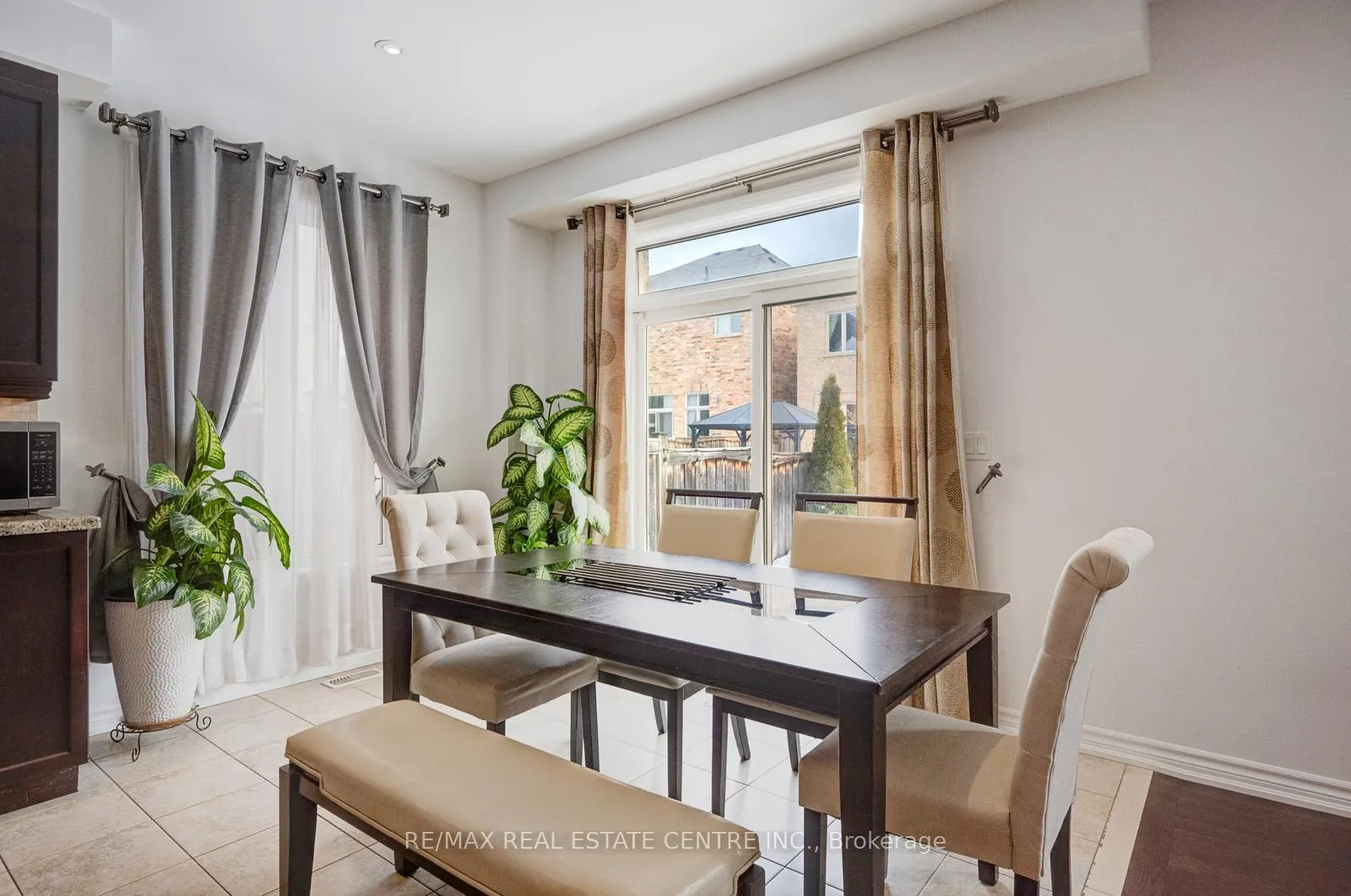 Photo 22 of 19 Mediterranean Crescent, Brampton, Bram West — HOMEH