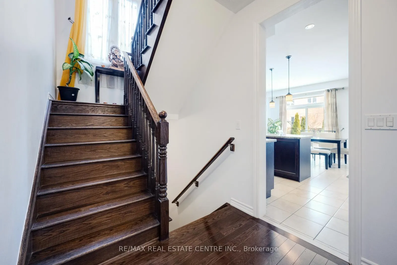 Photo 24 of 19 Mediterranean Crescent, Brampton, Bram West — HOMEH