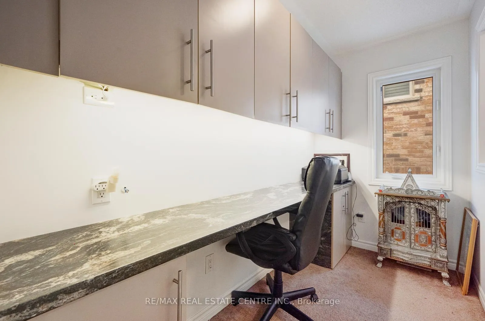 Photo 26 of 19 Mediterranean Crescent, Brampton, Bram West — HOMEH