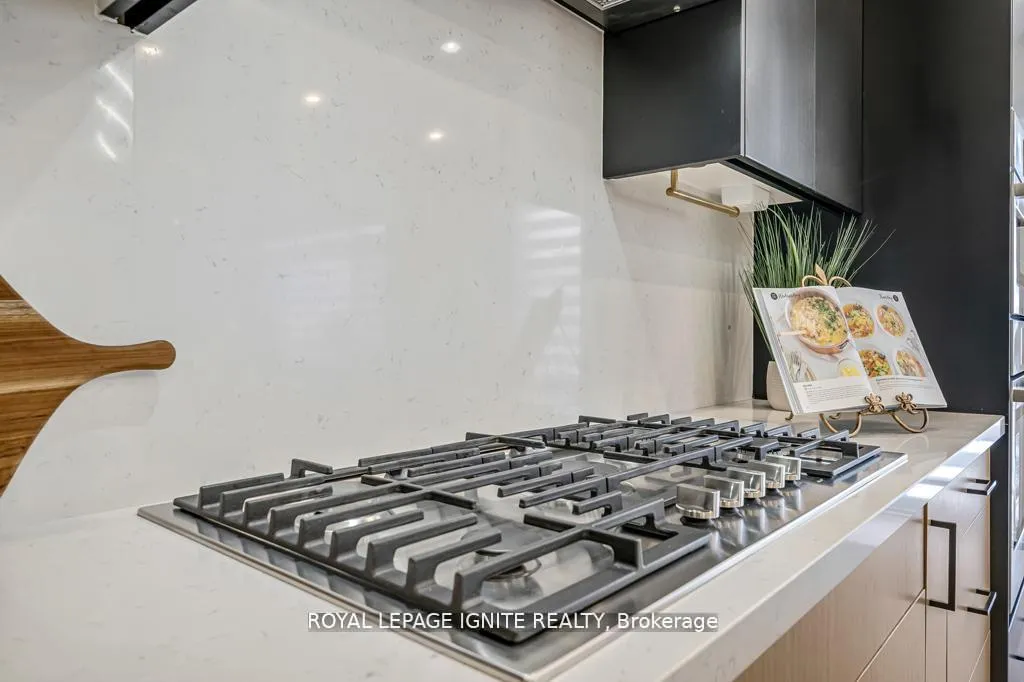 Photo 12 of 1160 Skyridge Boulevard, Pickering, Rural Pickering — HOMEH