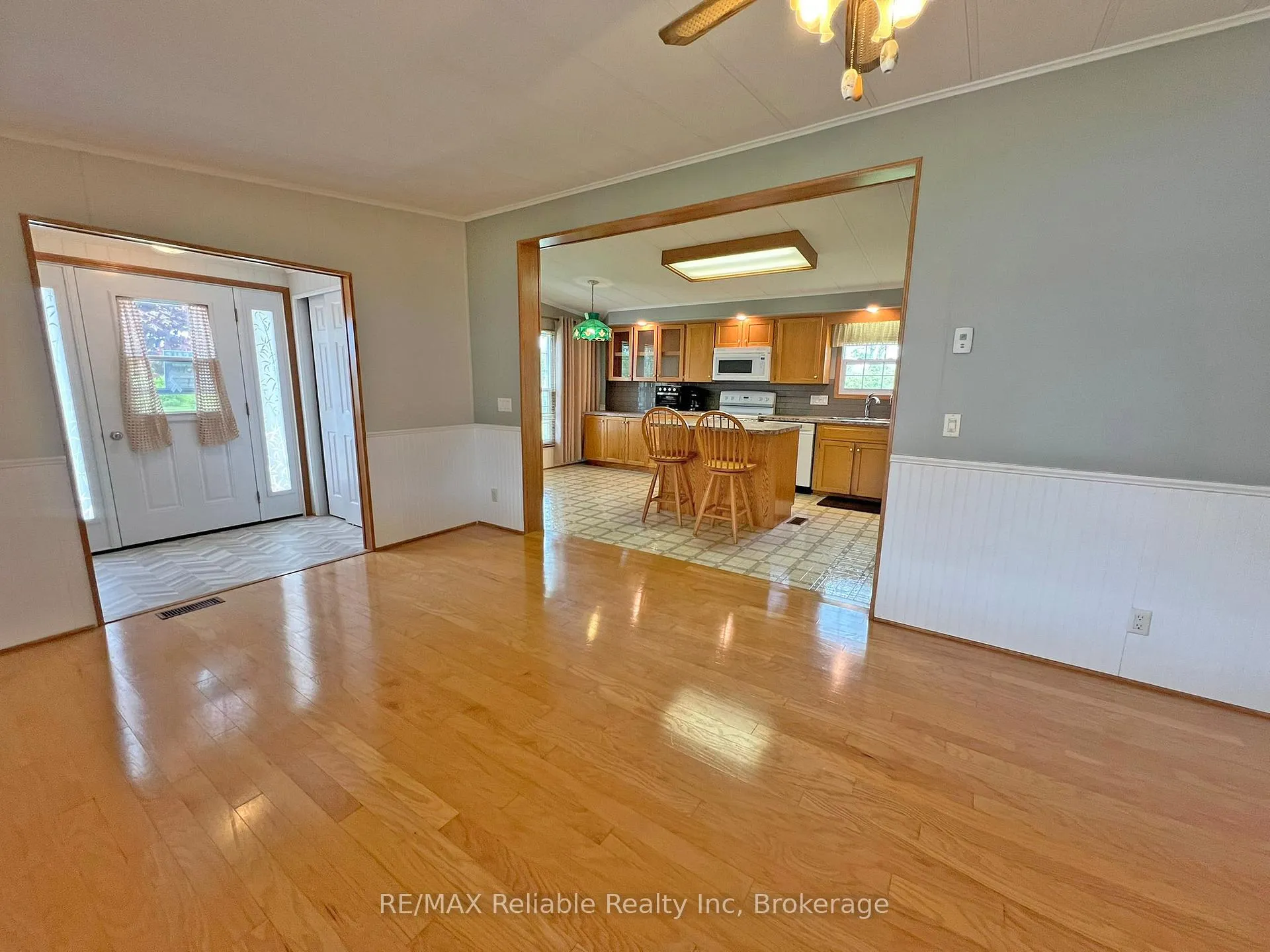 Photo 5 of 144 Sandbagger Crescent, Central Huron, Clinton — HOMEH