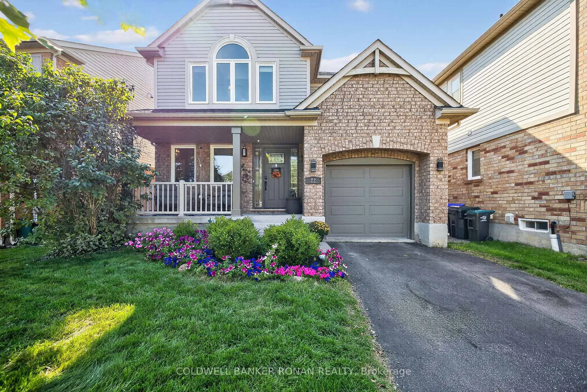 Photo 3 of 22 Callander Crescent, New Tecumseth, Alliston — HOMEH