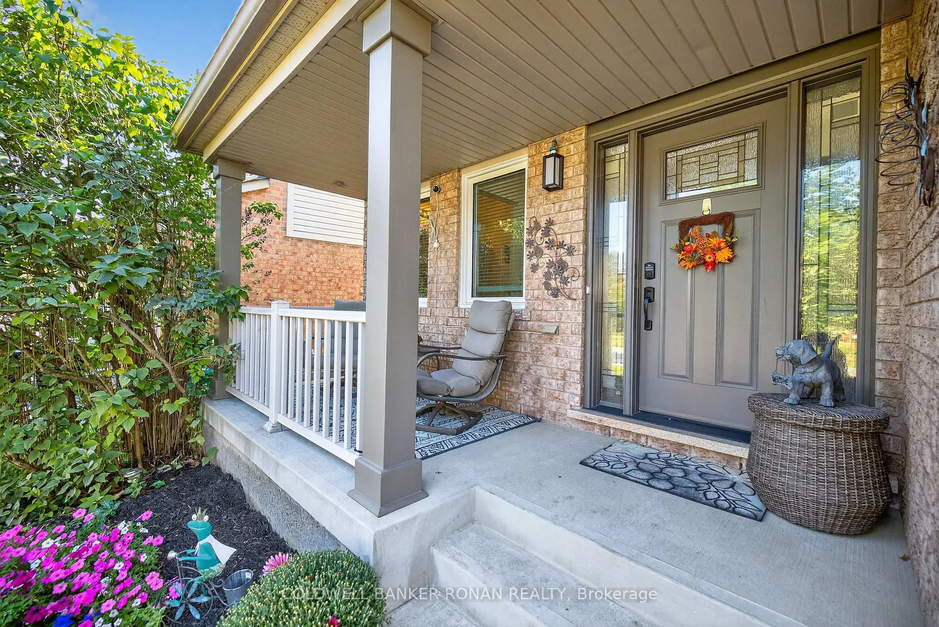 Photo 4 of 22 Callander Crescent, New Tecumseth, Alliston — HOMEH