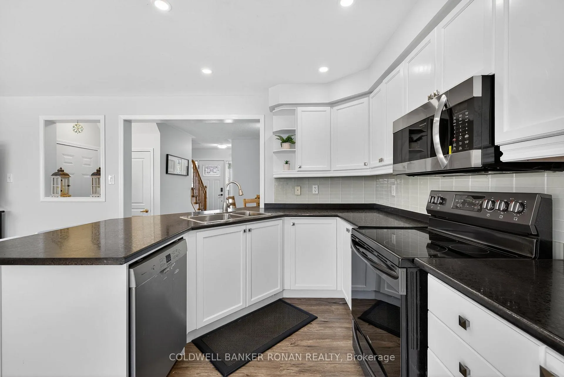 Photo 15 of 22 Callander Crescent, New Tecumseth, Alliston — HOMEH