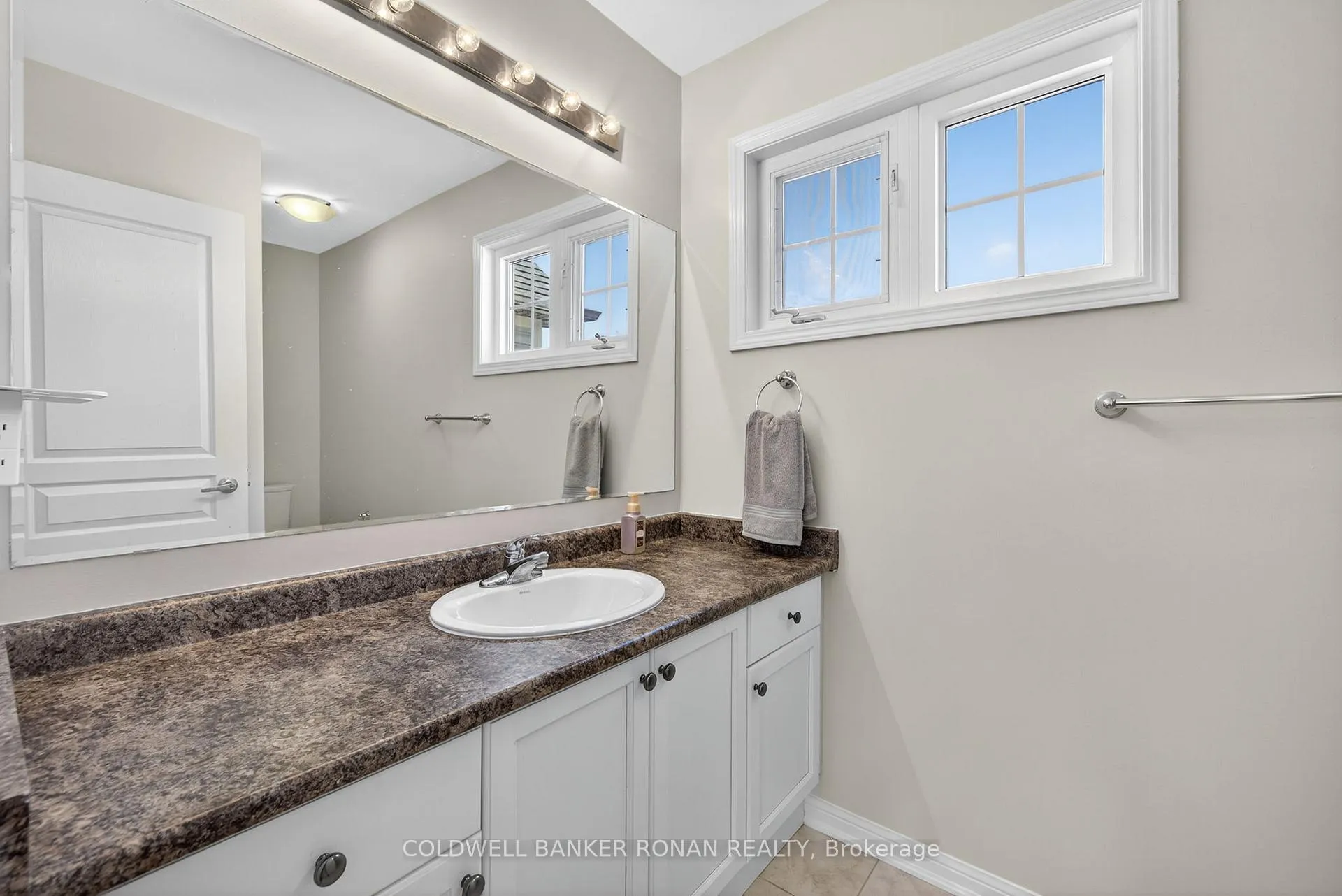 Photo 35 of 22 Callander Crescent, New Tecumseth, Alliston — HOMEH