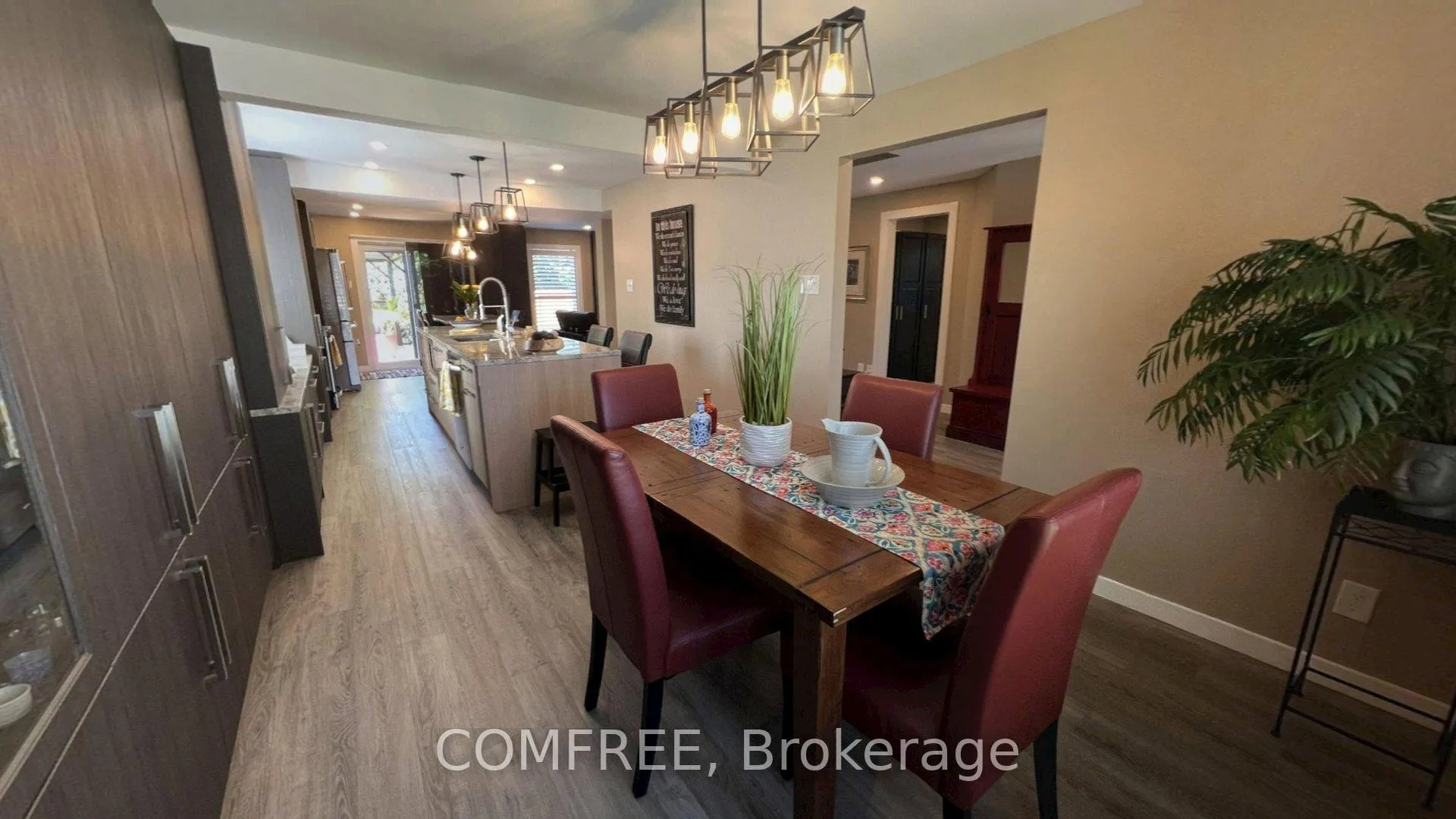Photo 4 of 2093 Boake Street, Ottawa, Fallingbrook/Gardenway South — HOMEH