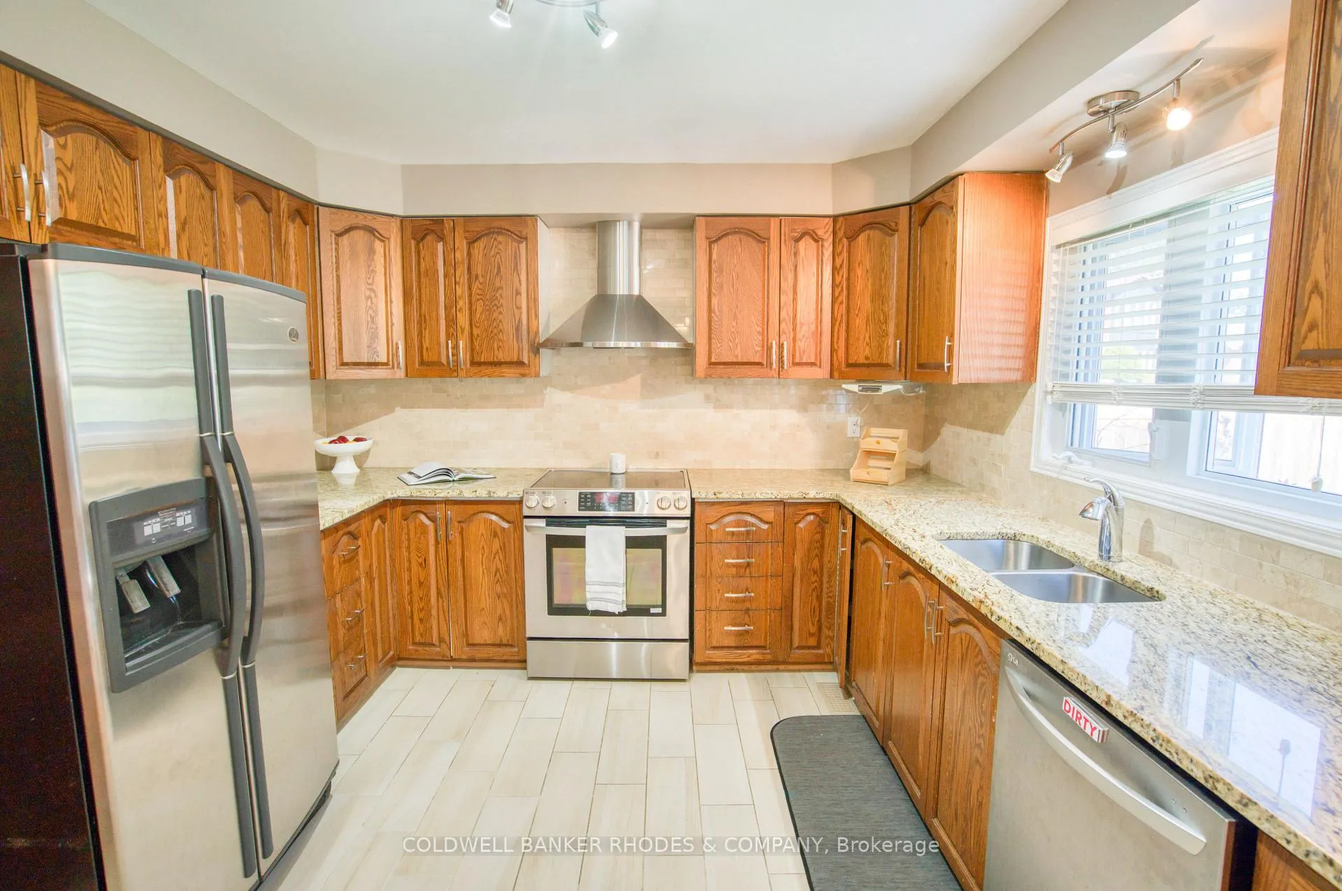 Photo 8 of 54 Keys Way, Ottawa, Hunt Club Park — HOMEH