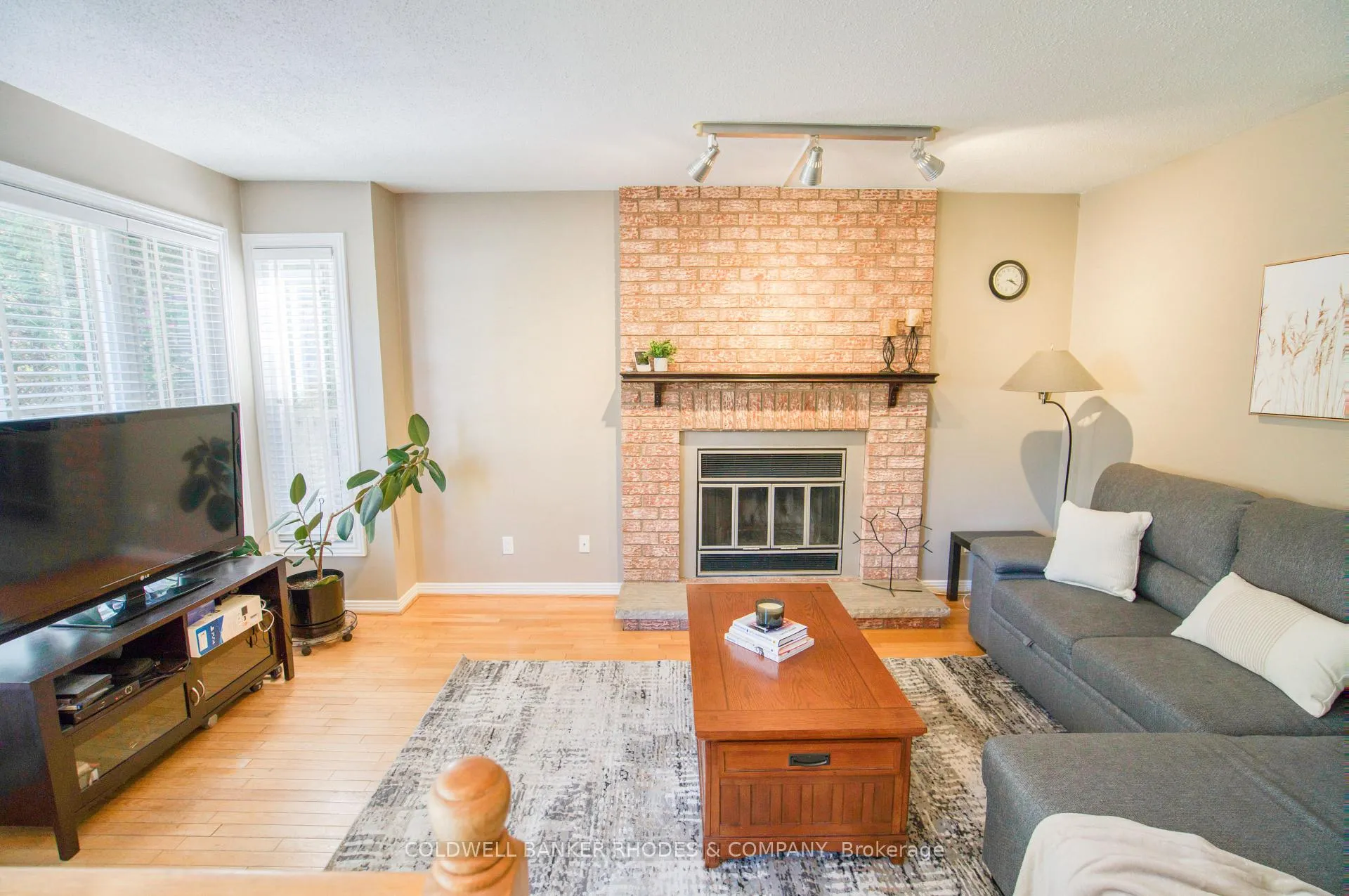 Photo 10 of 54 Keys Way, Ottawa, Hunt Club Park — HOMEH