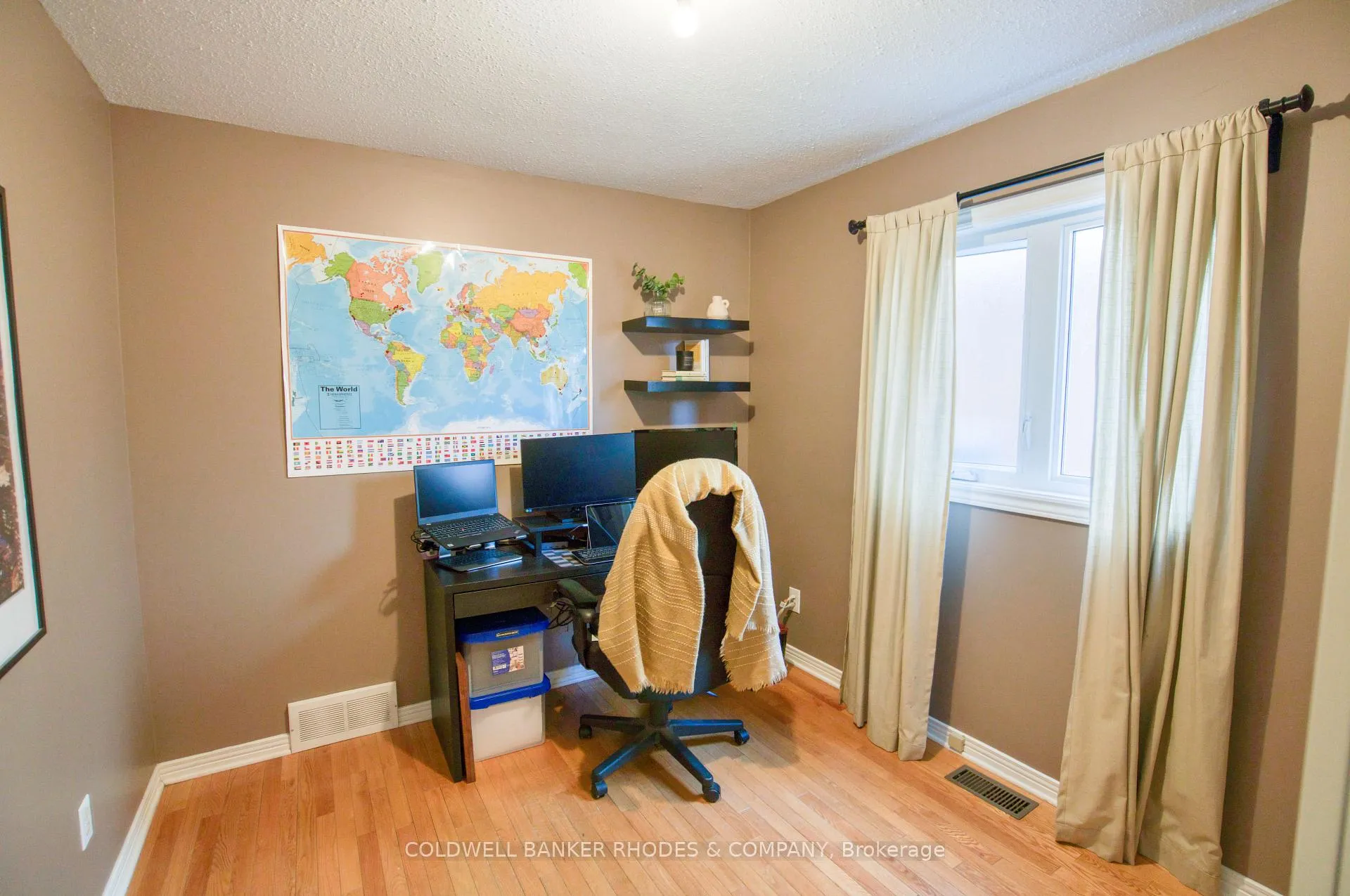 Photo 14 of 54 Keys Way, Ottawa, Hunt Club Park — HOMEH