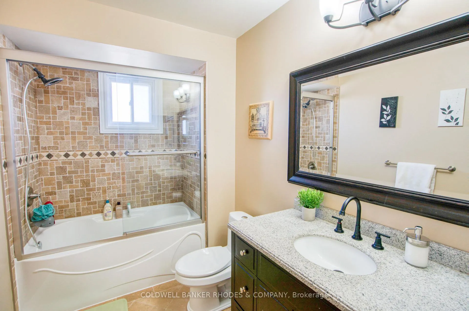 Photo 25 of 54 Keys Way, Ottawa, Hunt Club Park — HOMEH