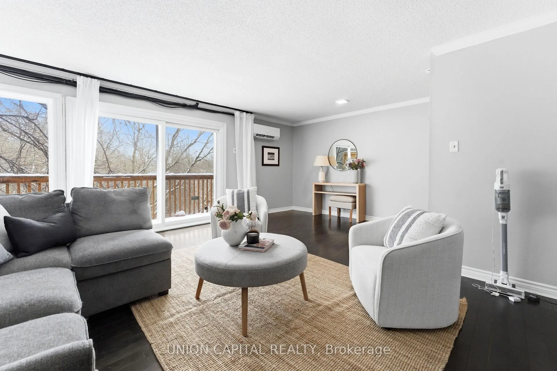 Photo 7 of 317 Milestone Crescent, Aurora, Aurora Village — HOMEH