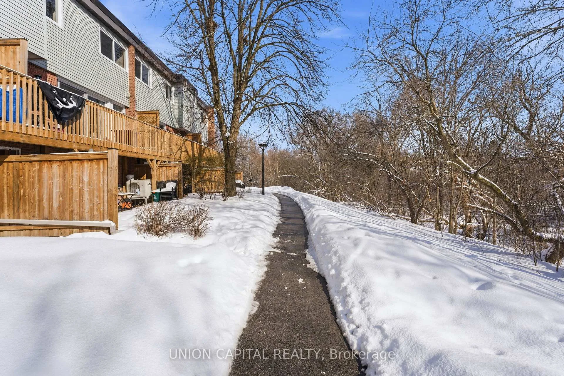 Photo 8 of 317 Milestone Crescent, Aurora, Aurora Village — HOMEH