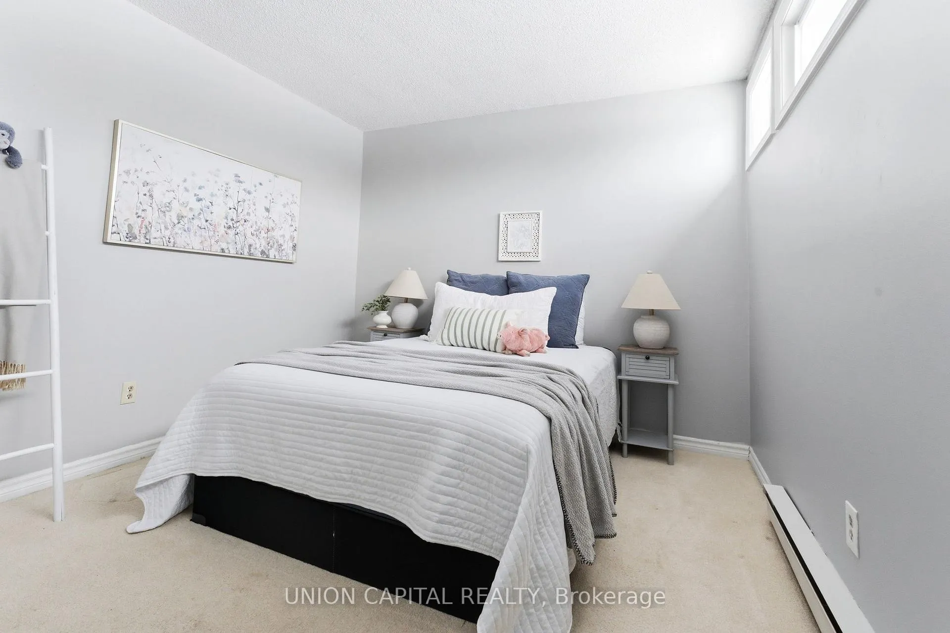Photo 16 of 317 Milestone Crescent, Aurora, Aurora Village — HOMEH