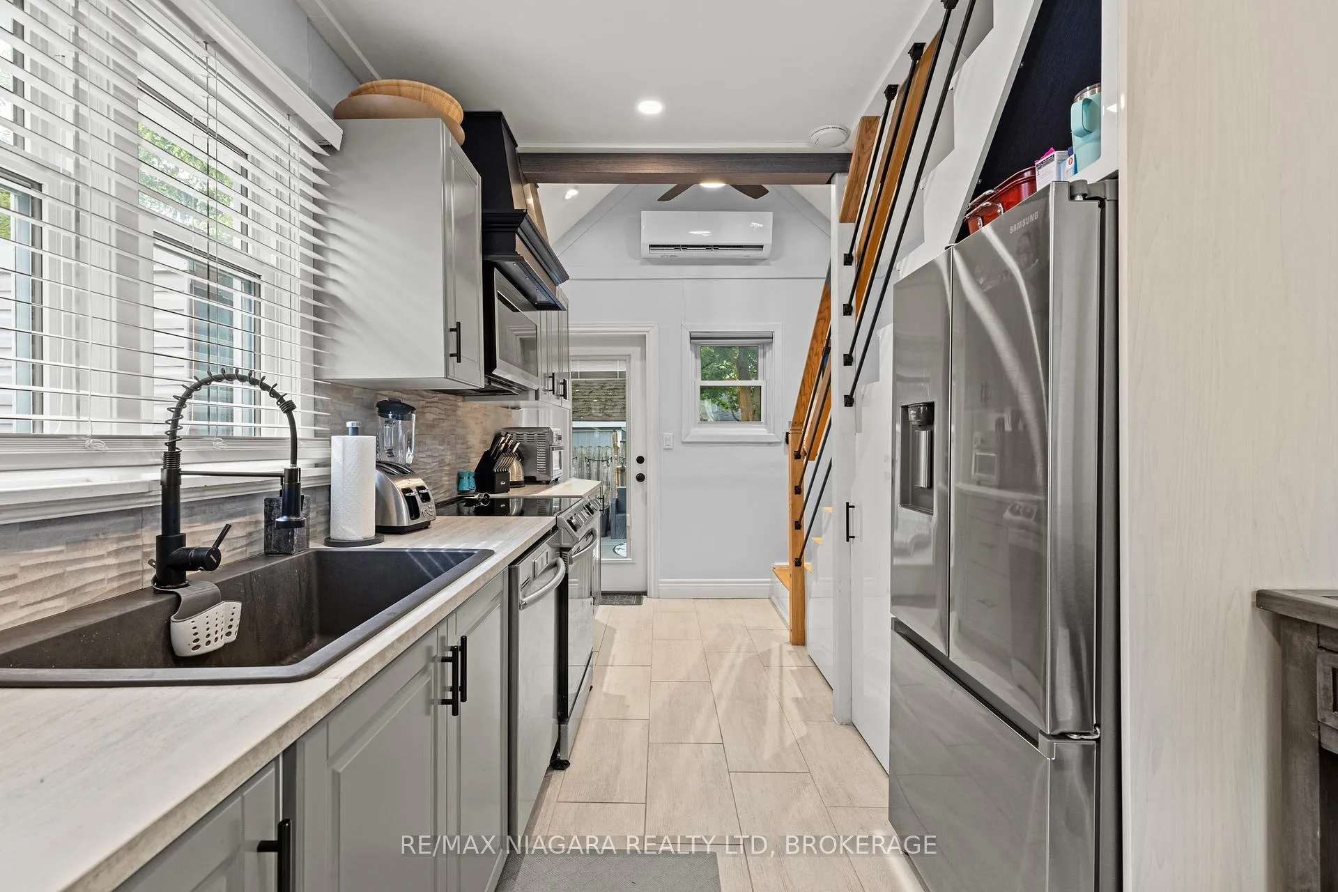 Photo 16 of 5025 Albert Street, Lincoln, Beamsville — HOMEH