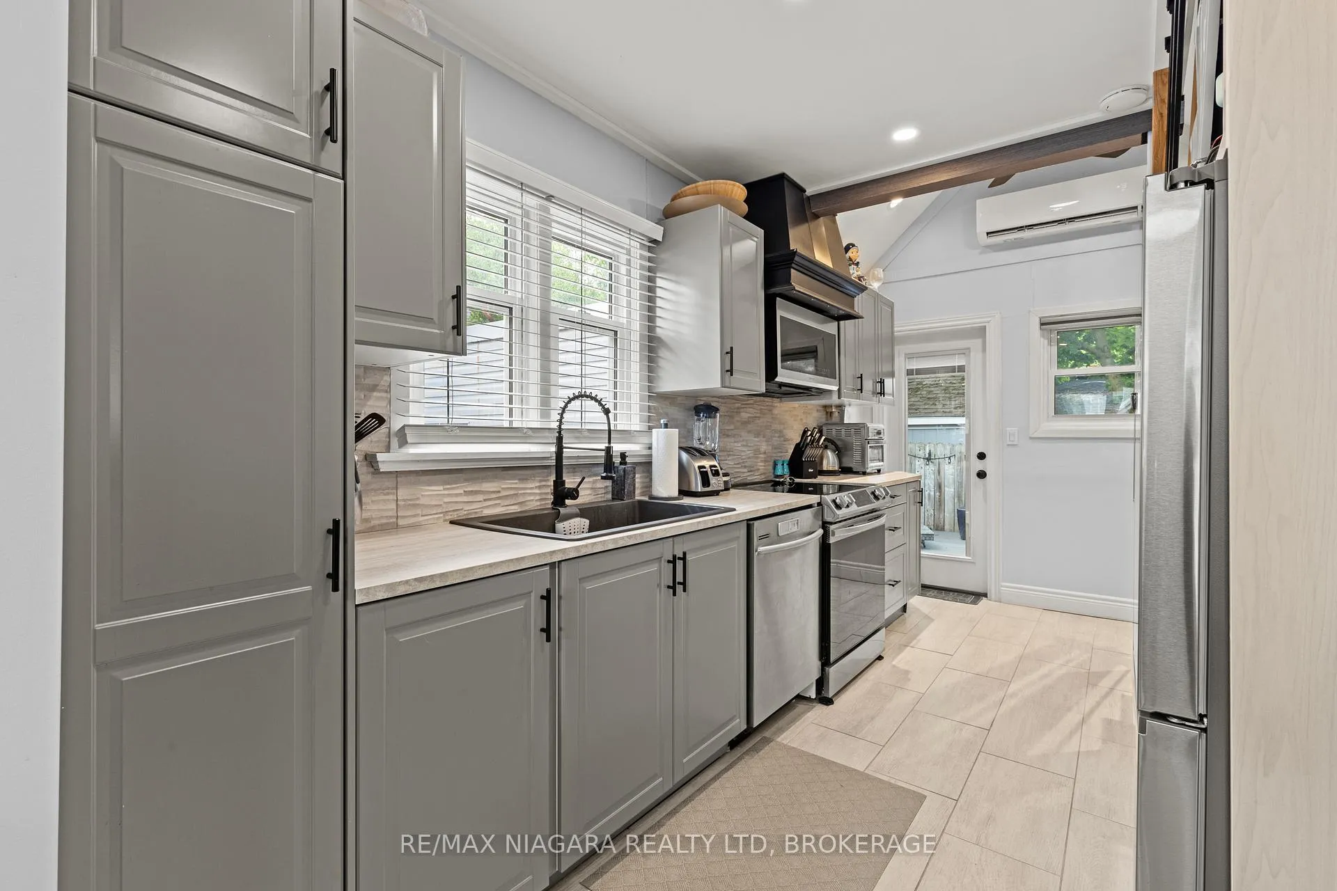 Photo 17 of 5025 Albert Street, Lincoln, Beamsville — HOMEH