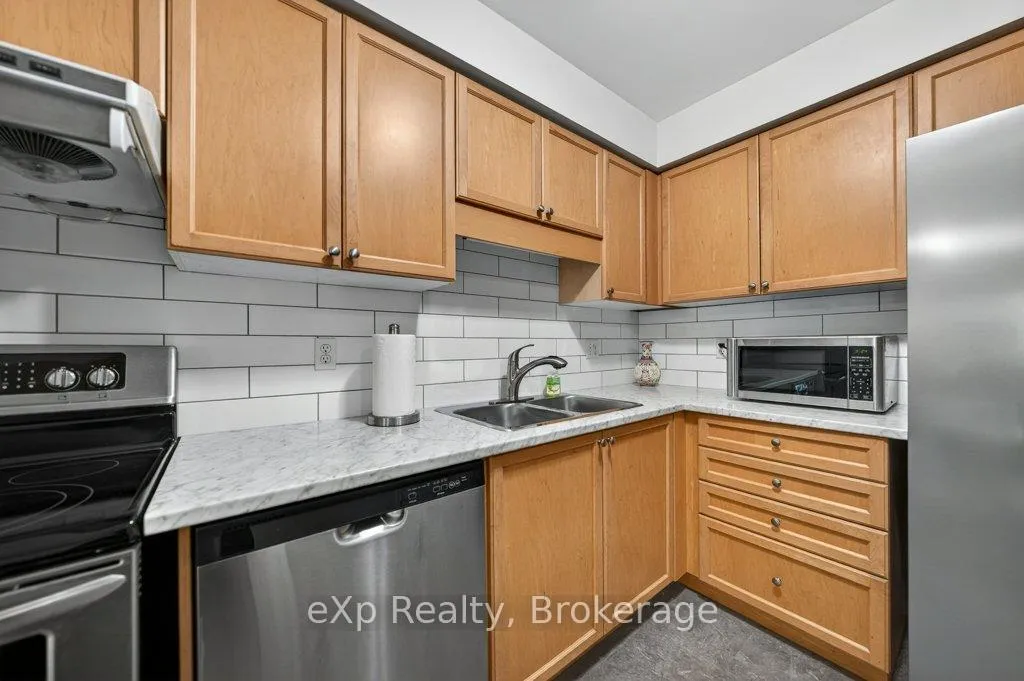Photo 15 of Unit 44, 35 Roehampton Crescent, Guelph, Pineridge/Westminster Woods — HOMEH