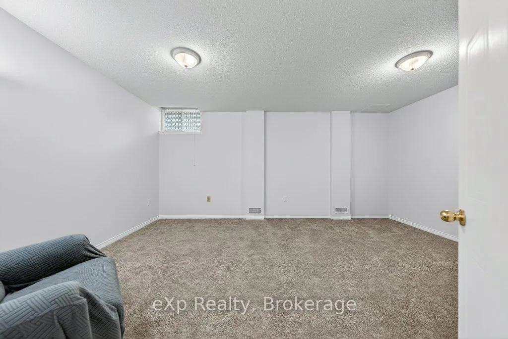 Photo 28 of Unit 44, 35 Roehampton Crescent, Guelph, Pineridge/Westminster Woods — HOMEH