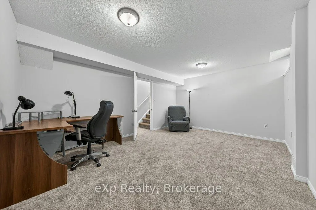 Photo 31 of Unit 44, 35 Roehampton Crescent, Guelph, Pineridge/Westminster Woods — HOMEH