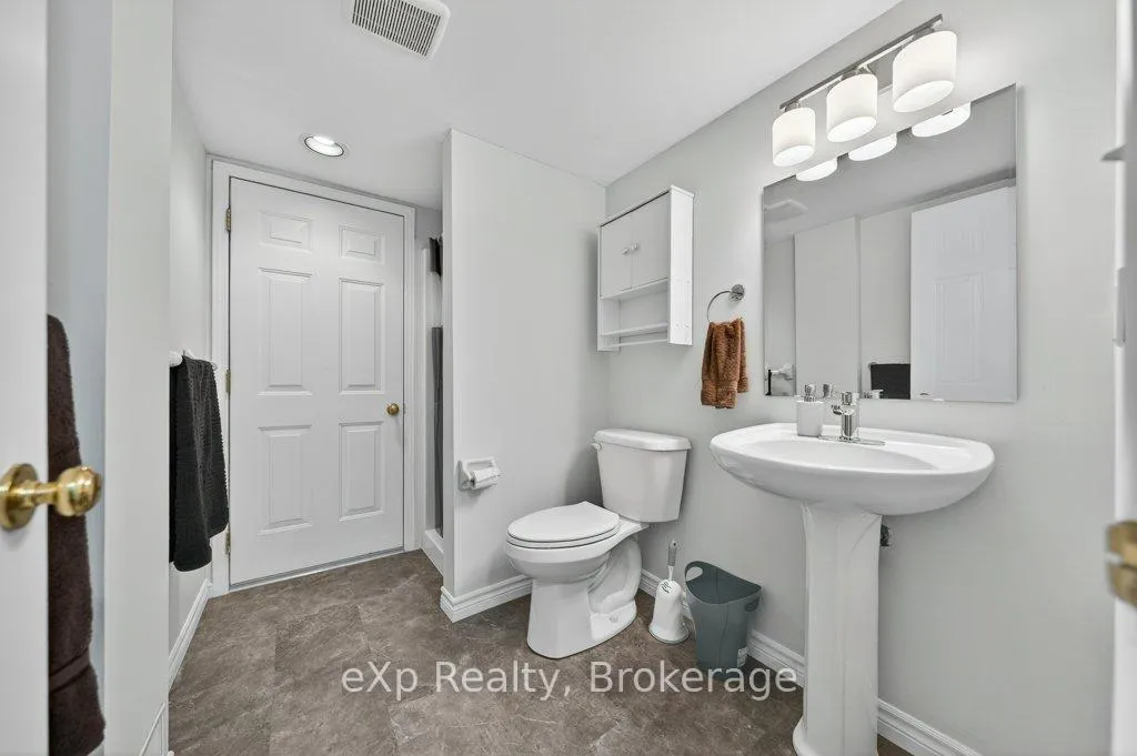 Photo 32 of Unit 44, 35 Roehampton Crescent, Guelph, Pineridge/Westminster Woods — HOMEH