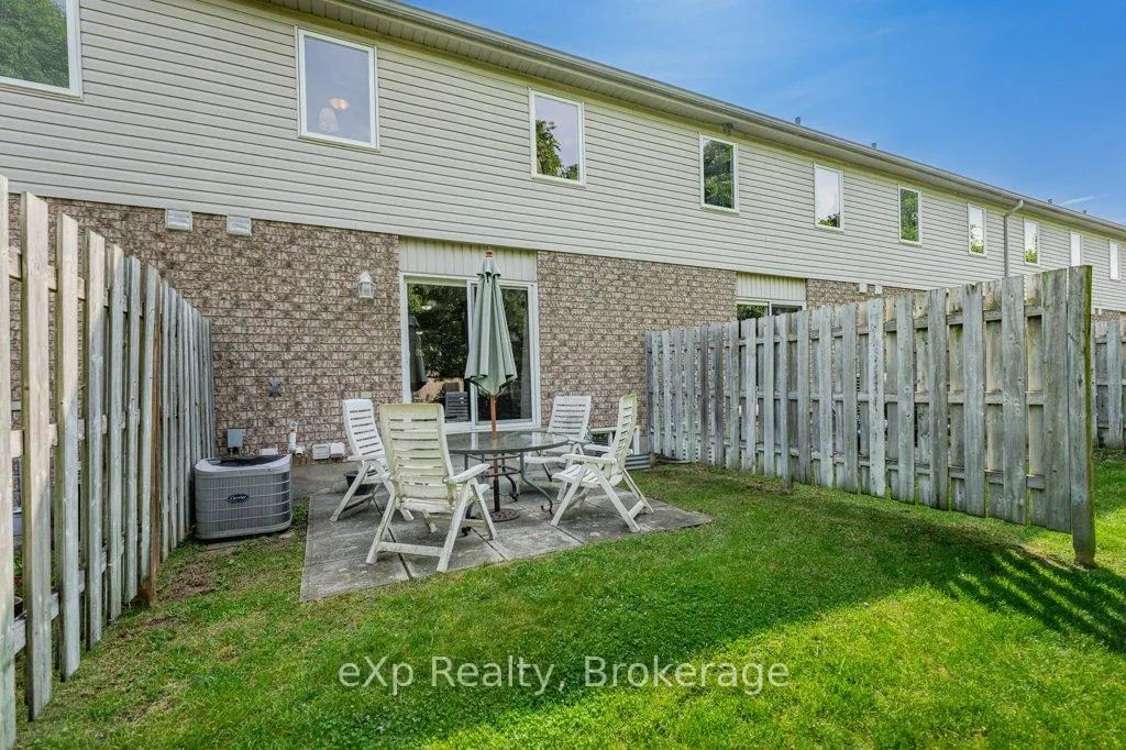 Photo 35 of Unit 44, 35 Roehampton Crescent, Guelph, Pineridge/Westminster Woods — HOMEH