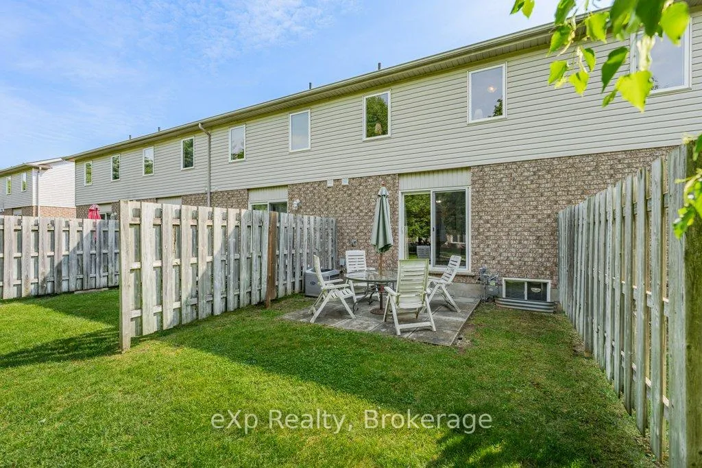 Photo 36 of Unit 44, 35 Roehampton Crescent, Guelph, Pineridge/Westminster Woods — HOMEH