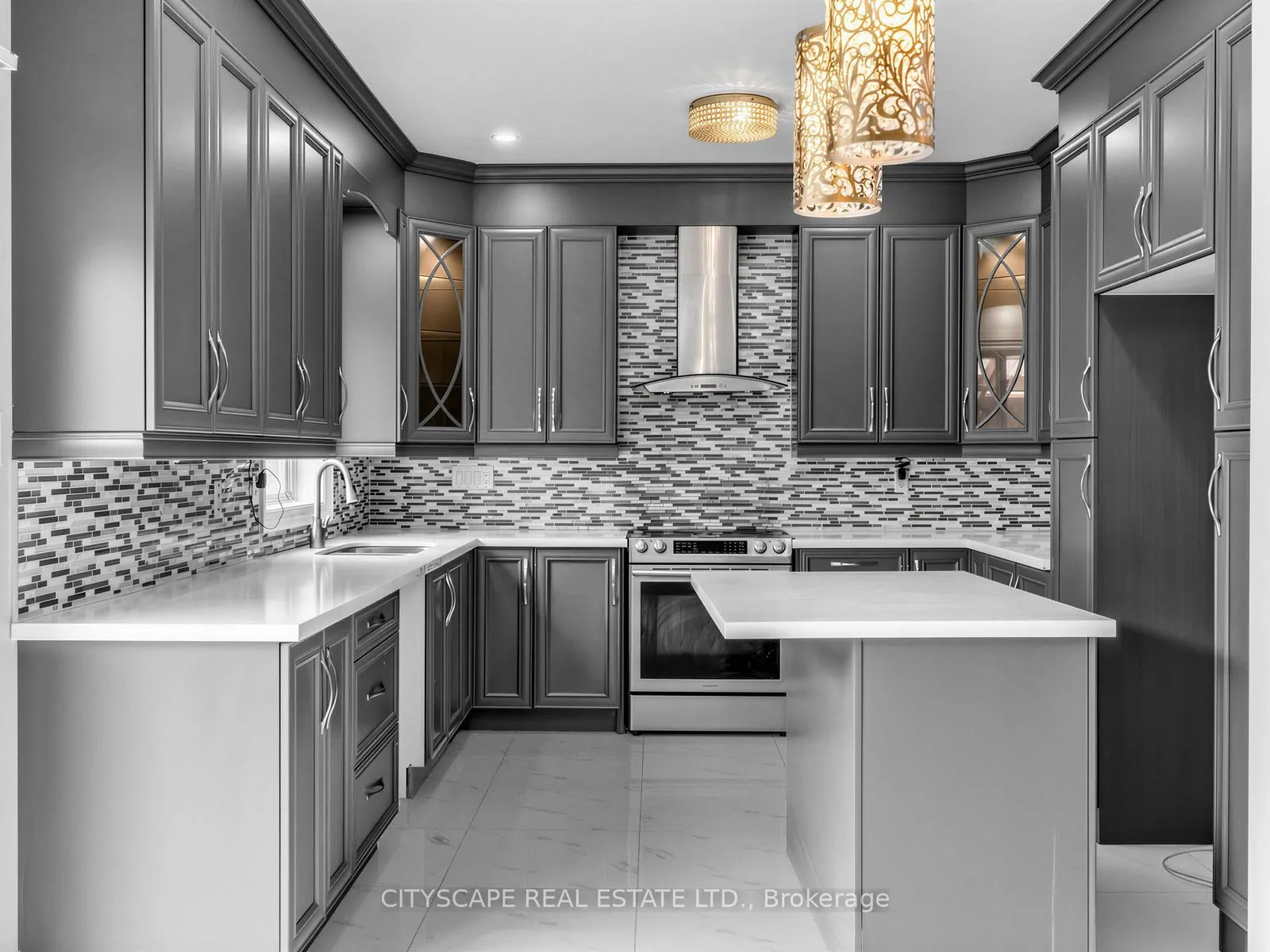 Photo 9 of 24 Roundstone Drive, Brampton, Credit Valley — HOMEH