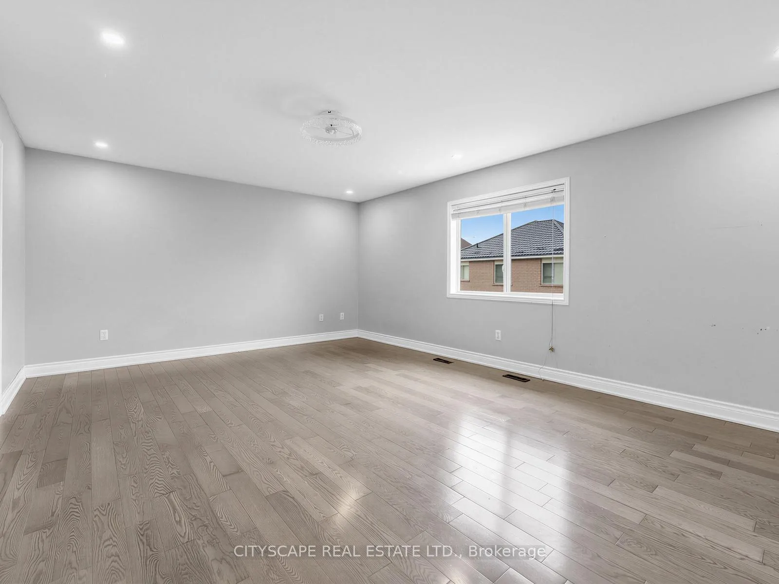 Photo 14 of 24 Roundstone Drive, Brampton, Credit Valley — HOMEH