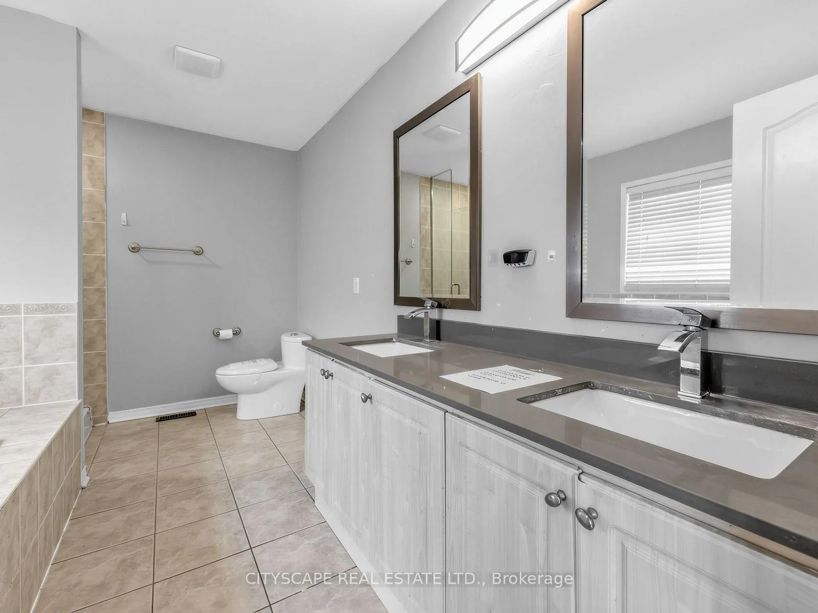 Photo 17 of 24 Roundstone Drive, Brampton, Credit Valley — HOMEH