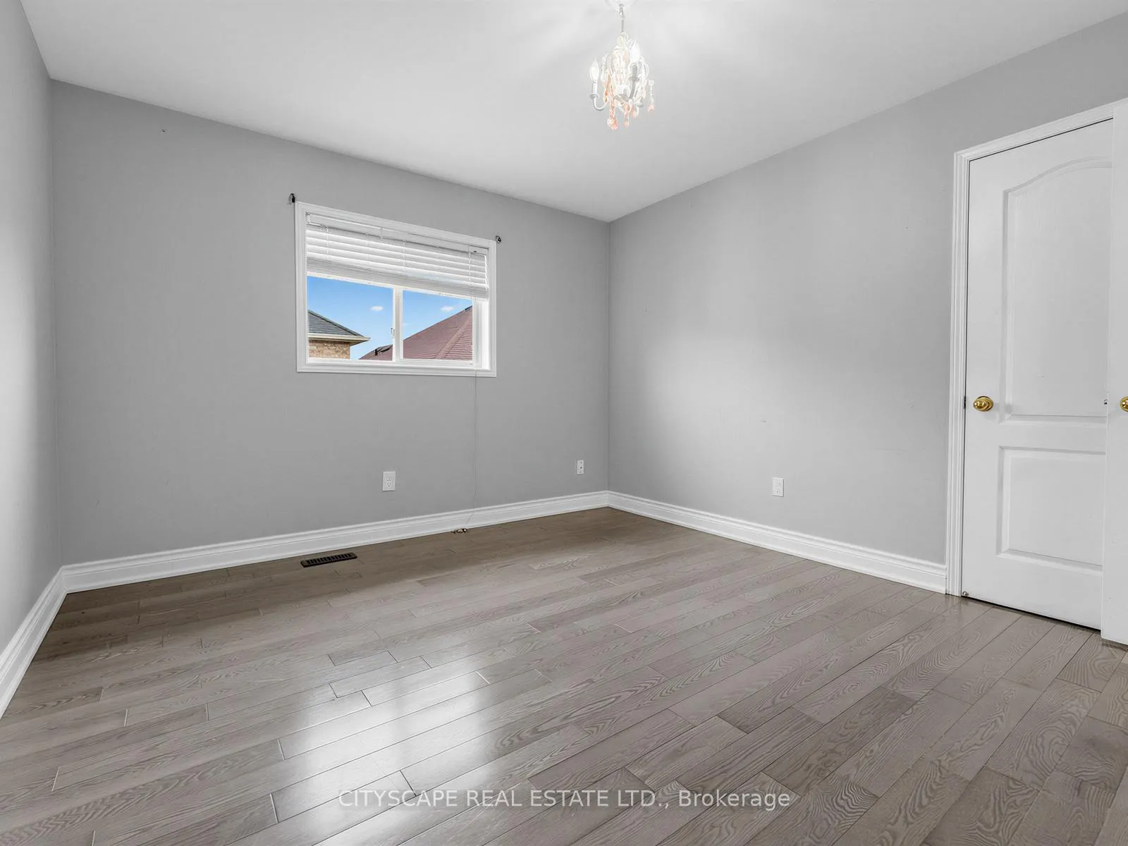 Photo 19 of 24 Roundstone Drive, Brampton, Credit Valley — HOMEH