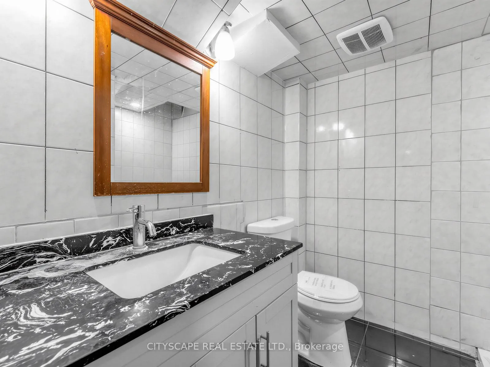 Photo 29 of 24 Roundstone Drive, Brampton, Credit Valley — HOMEH