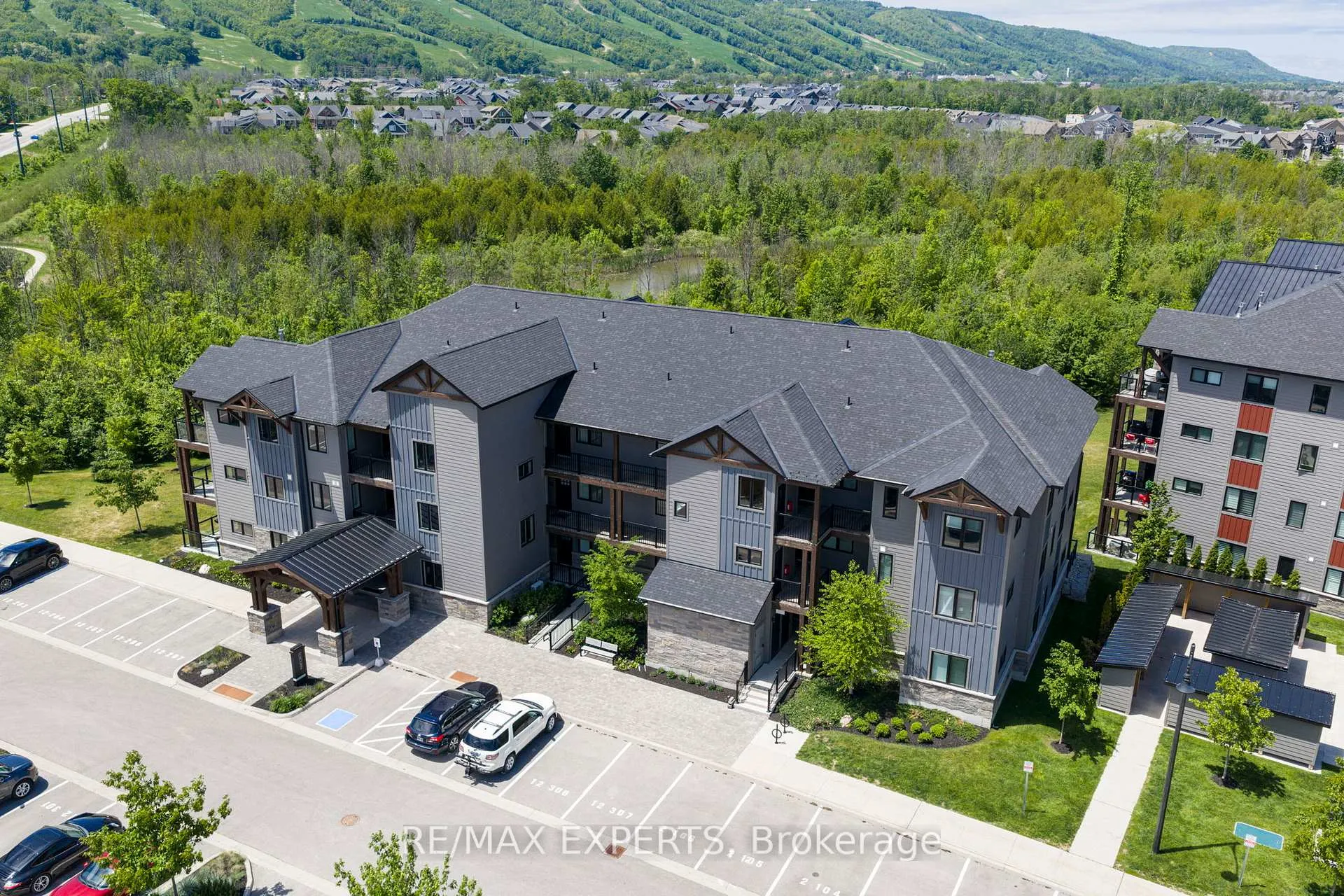 Photo 2 of Unit 201, 12 Beausoleil Lane, Blue Mountains — HOMEH