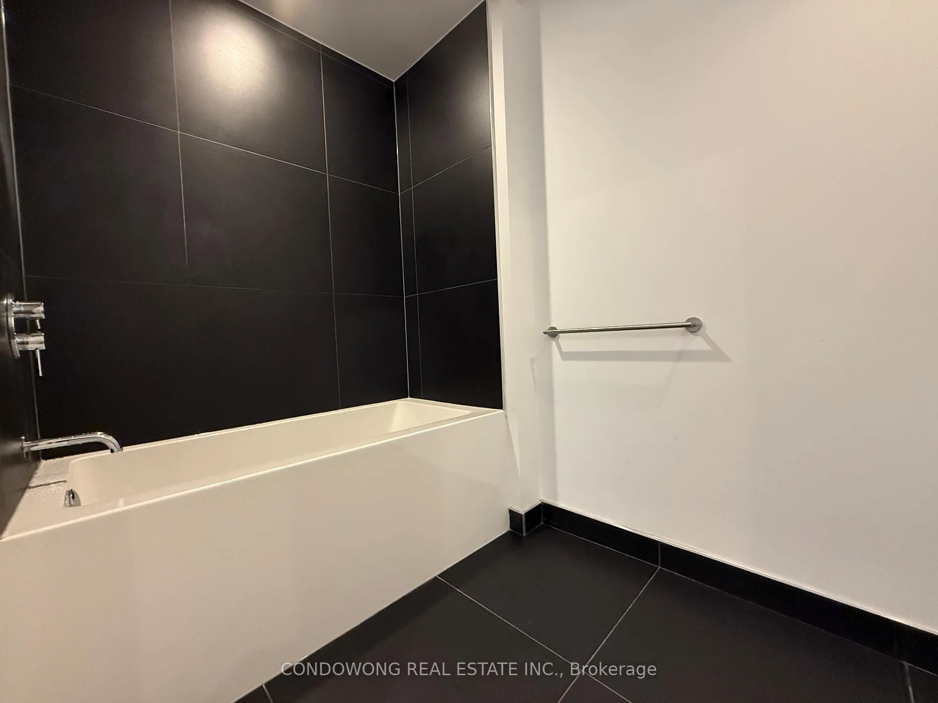 Photo 6 of Unit 2113, 20 Edward Street, Toronto, Bay Street Corridor — HOMEH