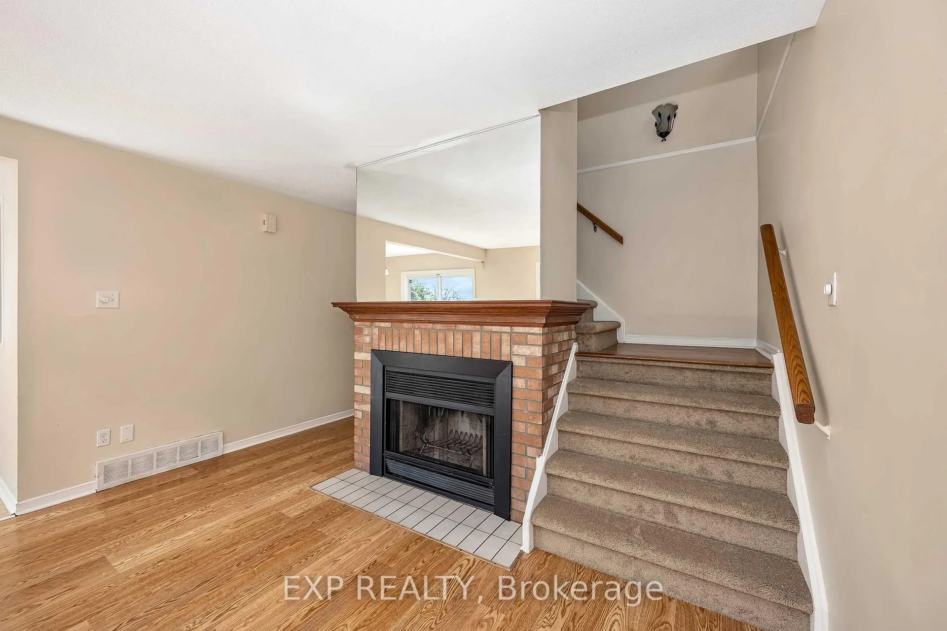 Photo 10 of 1242 St Jean Street, Ottawa, Convent Glen South — HOMEH