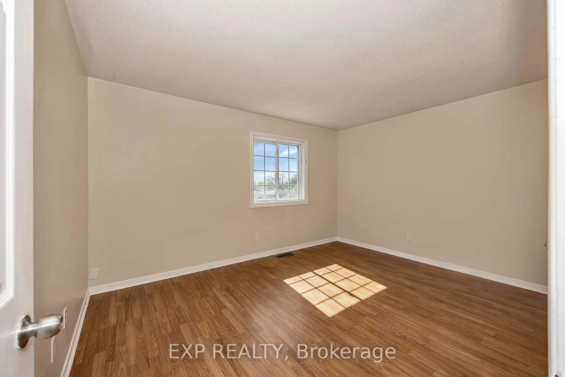 Photo 12 of 1242 St Jean Street, Ottawa, Convent Glen South — HOMEH