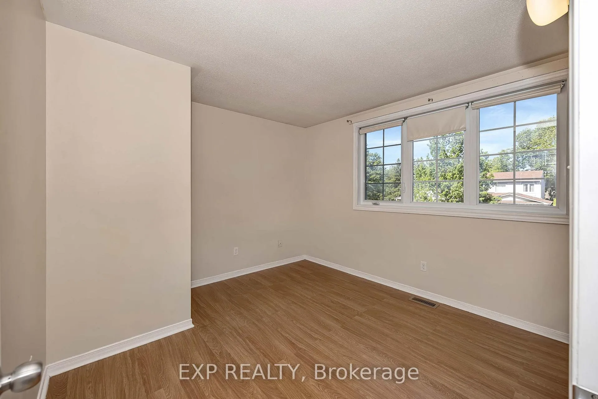 Photo 15 of 1242 St Jean Street, Ottawa, Convent Glen South — HOMEH