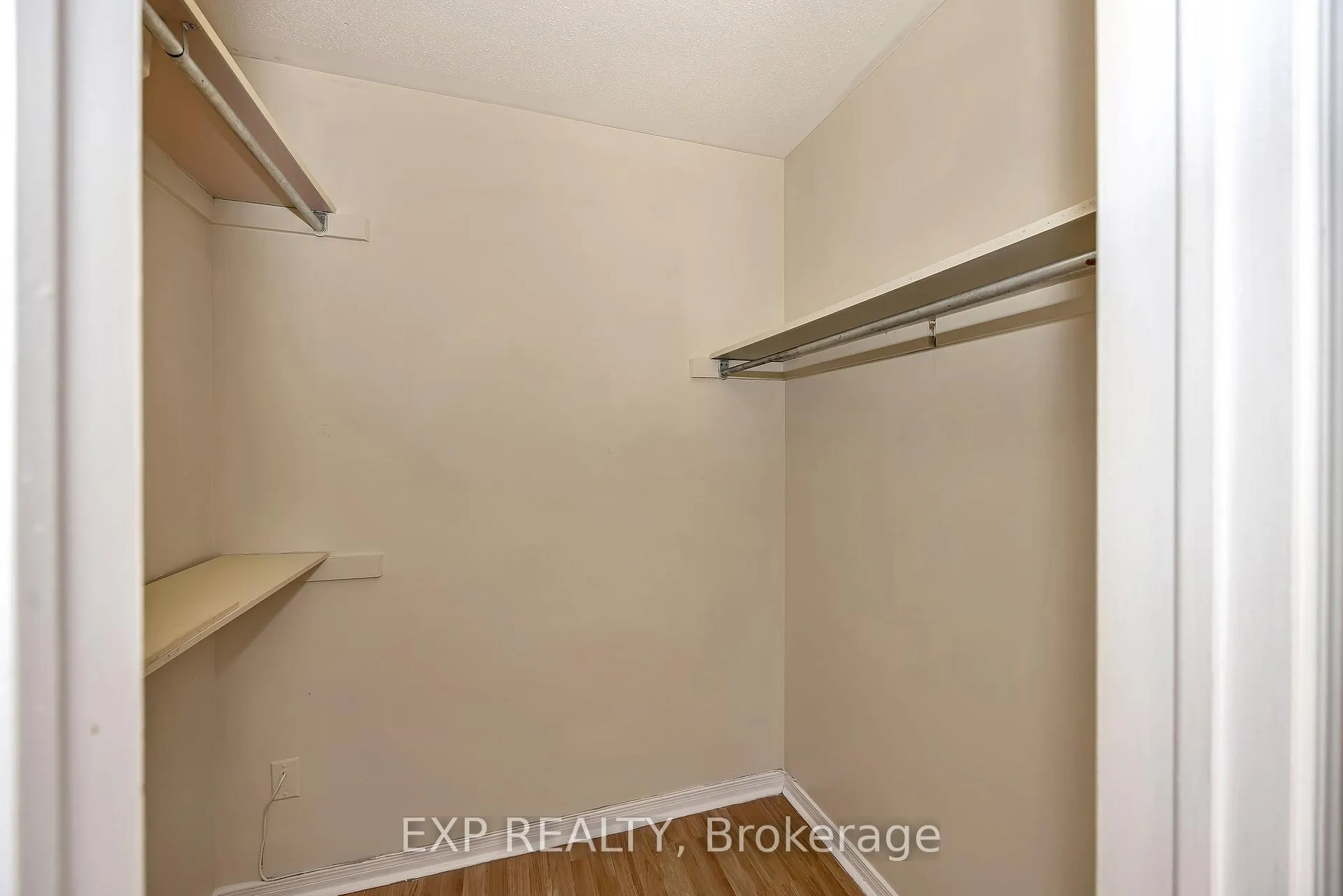 Photo 17 of 1242 St Jean Street, Ottawa, Convent Glen South — HOMEH